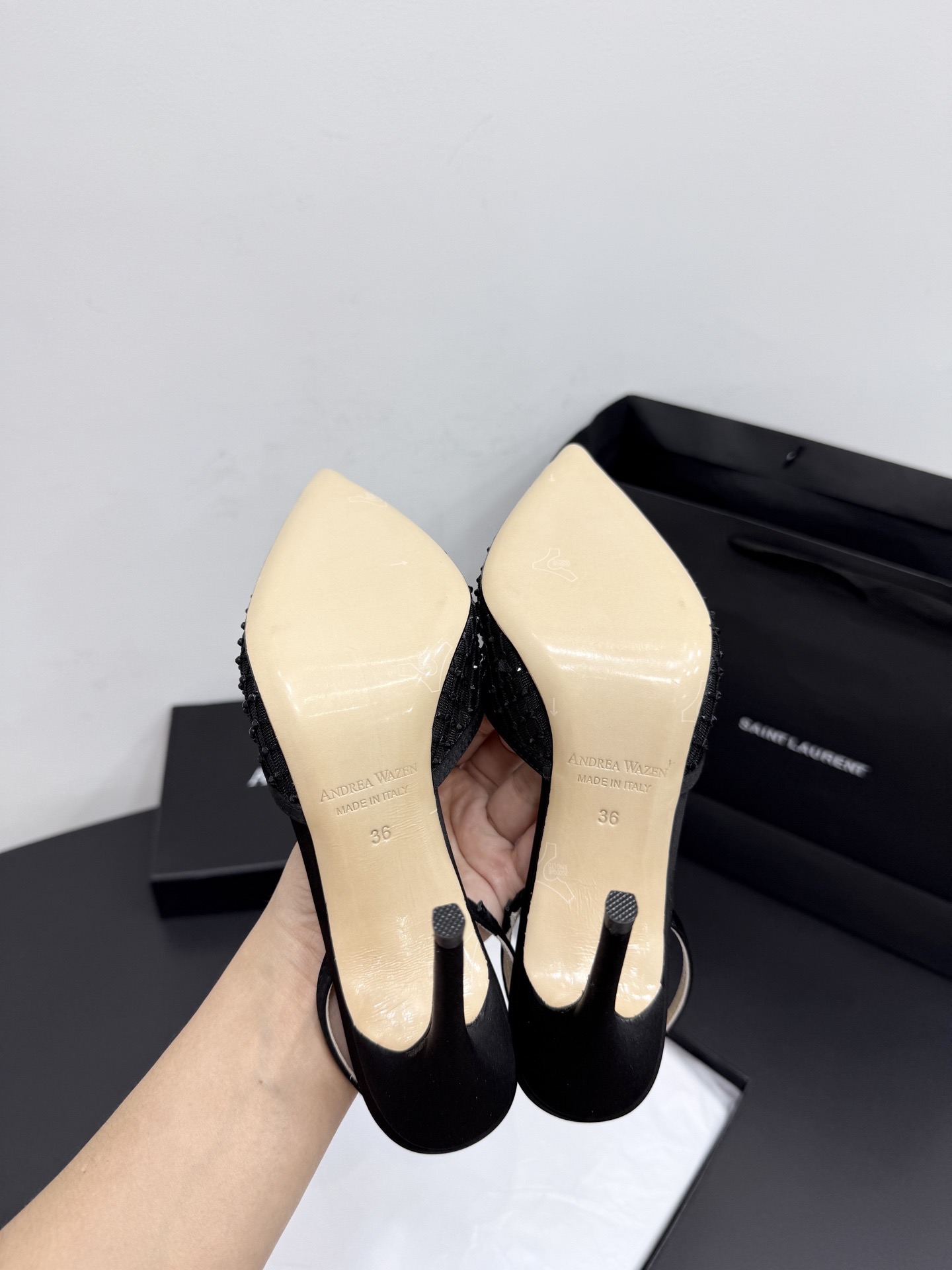 Туфли женские в стиле Andrea Wazen чёрного цвета