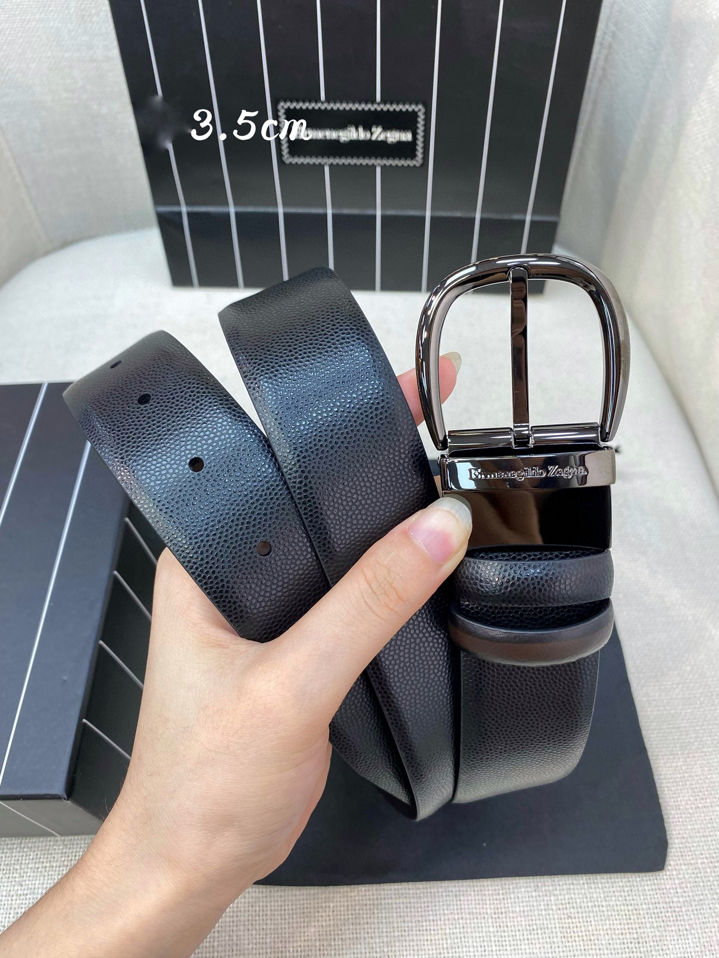 Ремень мужской в стиле Zegna из натуральной телячьей кожи чёрного цвета с металлической пряжкой