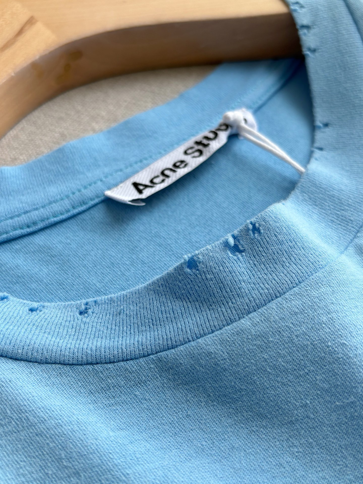 Лонгслив унисекс в стиле Acne Studios из хлопка и льна голубого цвета свободного кроя