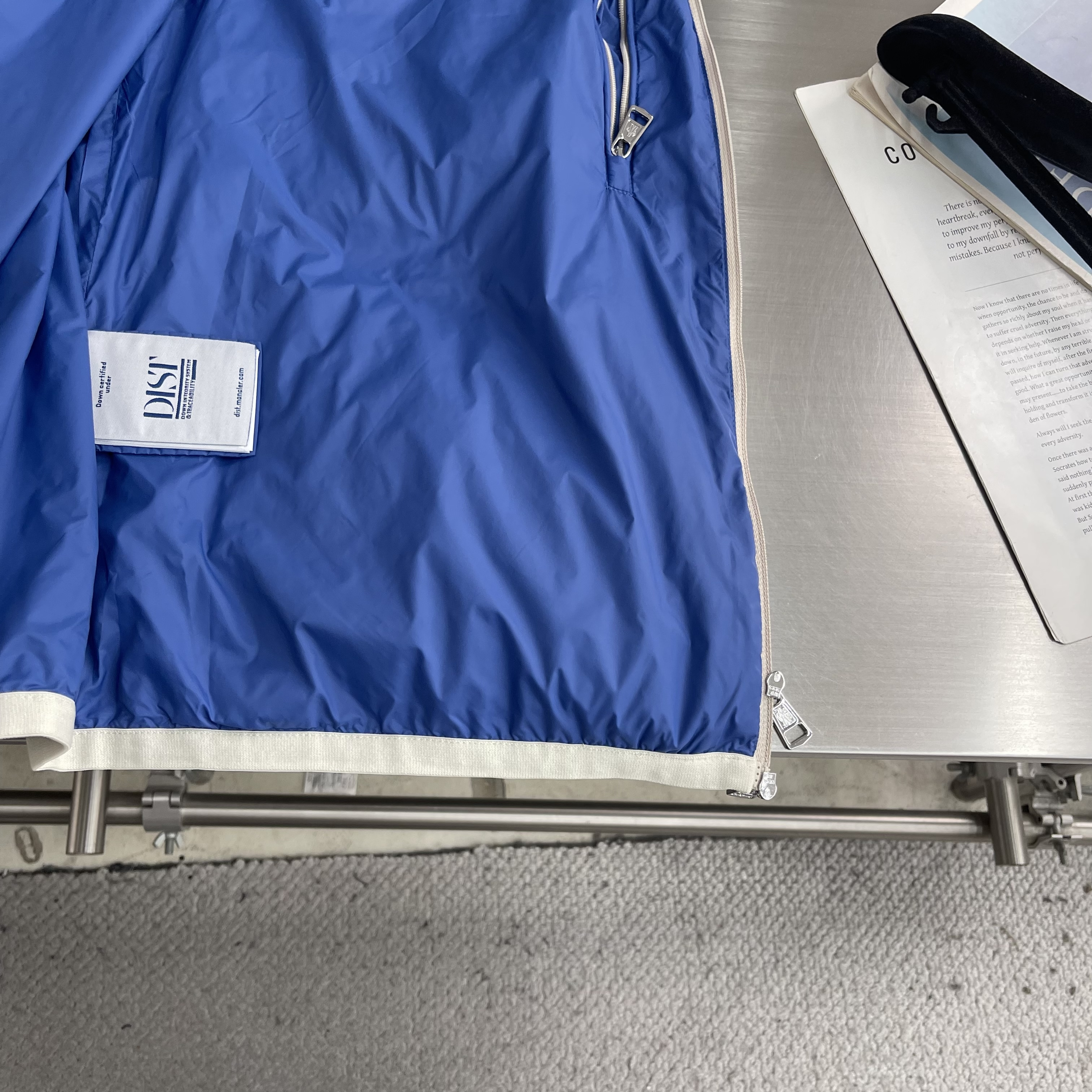 Куртка мужская в стиле Moncler лёгкая ветровка бежевого цвета на молнии