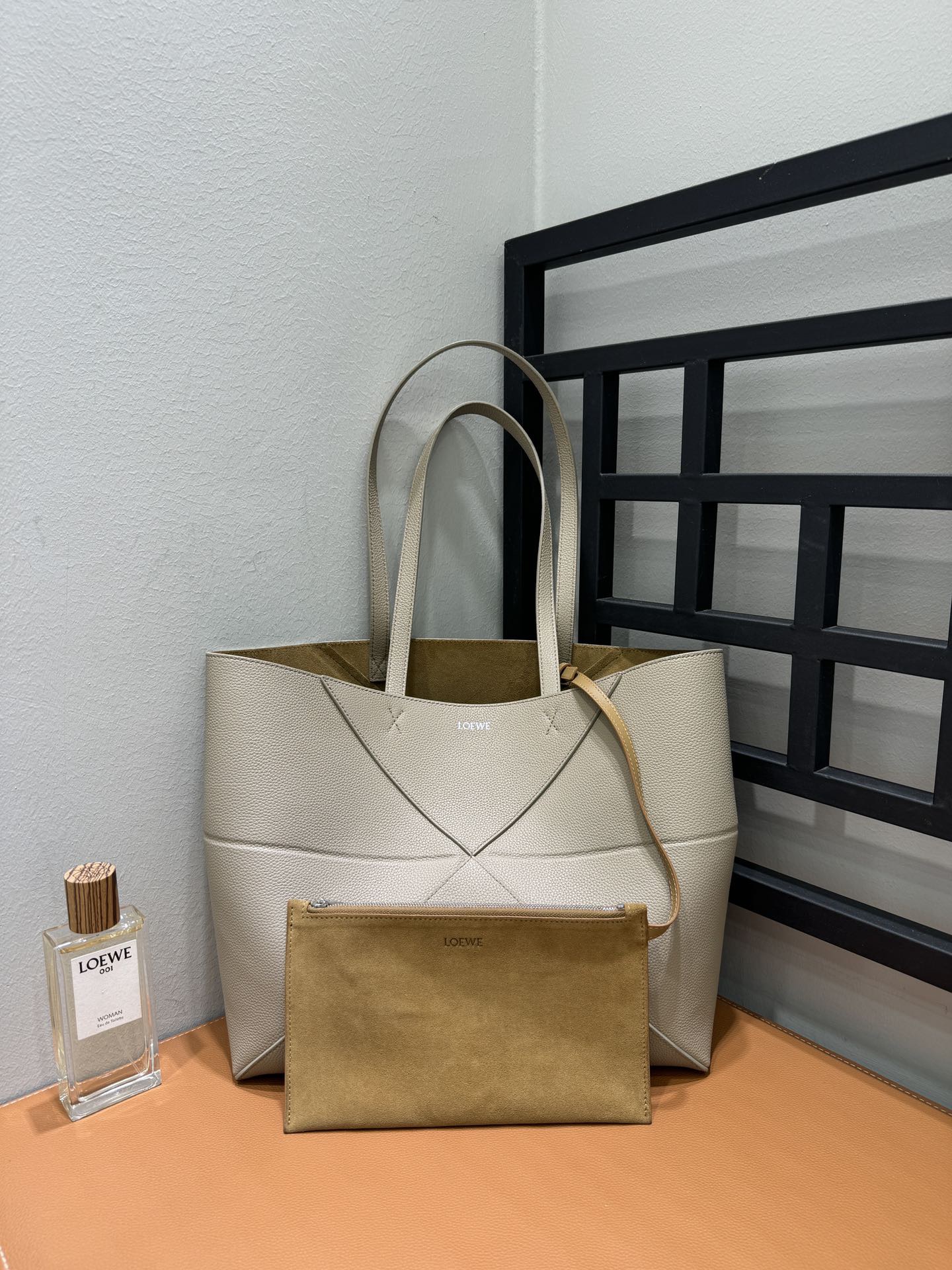 Сумка женская в стиле Loewe Puzzle Fold светло-бежевого цвета