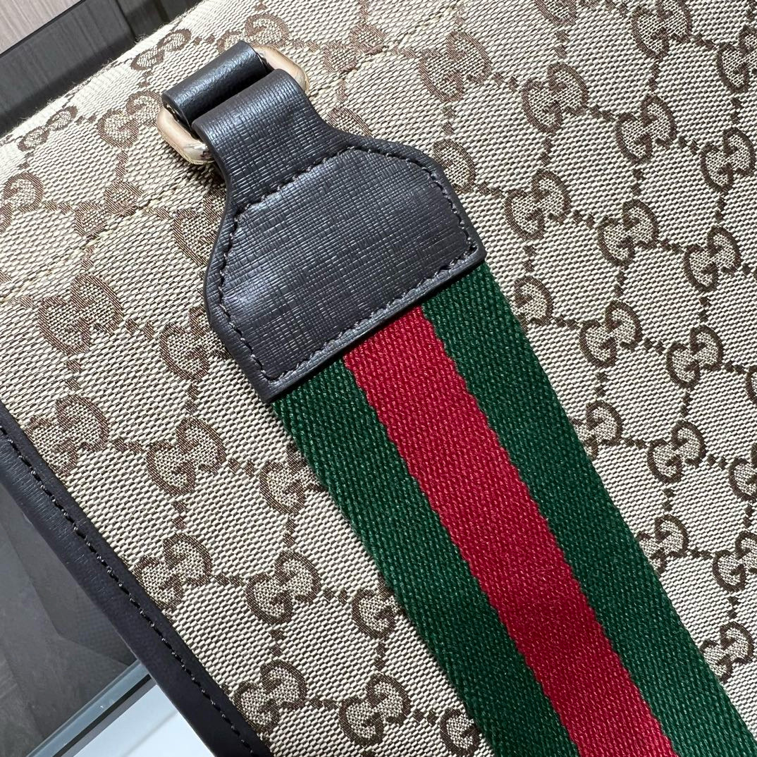 Сумка почтальонка детская в стиле Gucci GG Supreme из плотного канваса бежевого цвета с фирменной лентой