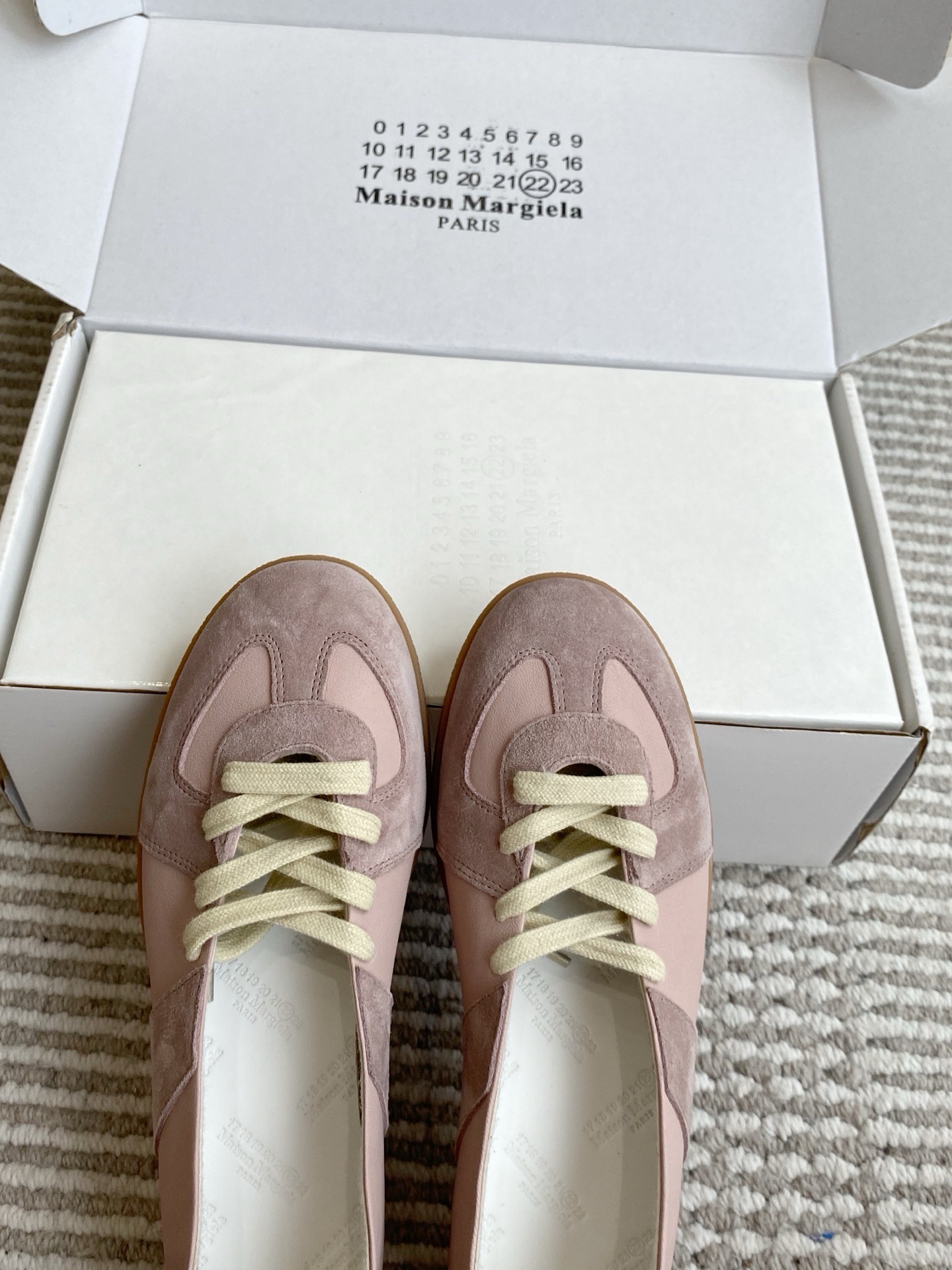 Кроссовки-балетки женские MM6 Maison Margiela розового цвета