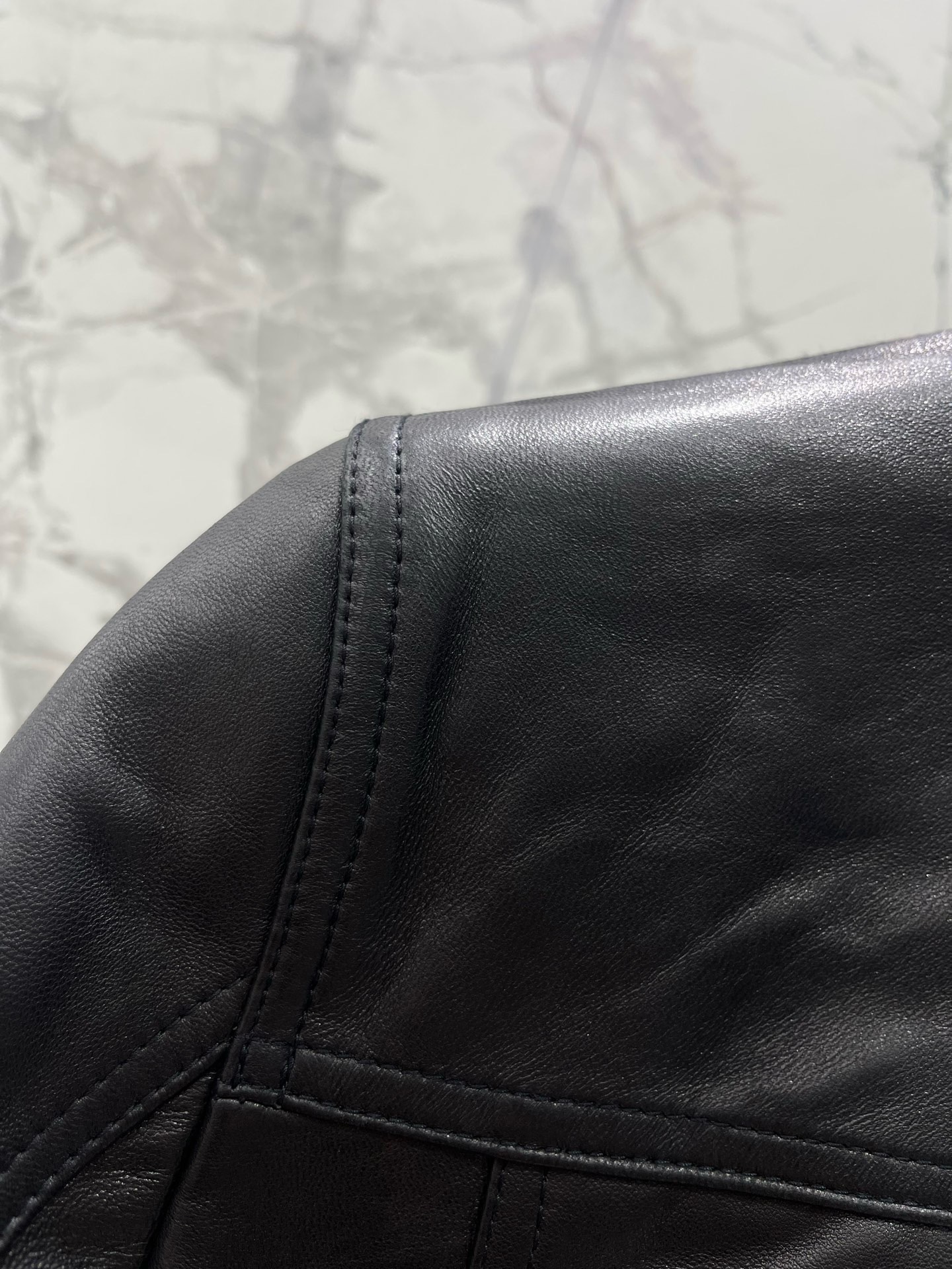 Костюм женский Bottega Veneta чёрного цвета с плетением Intrecciato