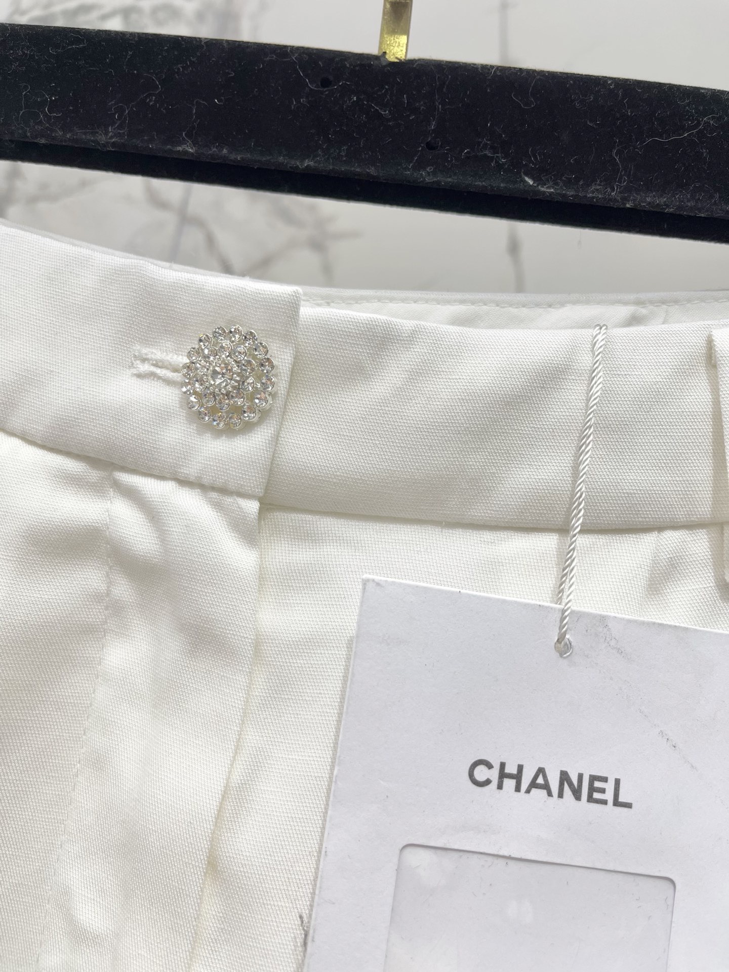 Брюки женские в стиле Chanel молочного цвета широкого кроя