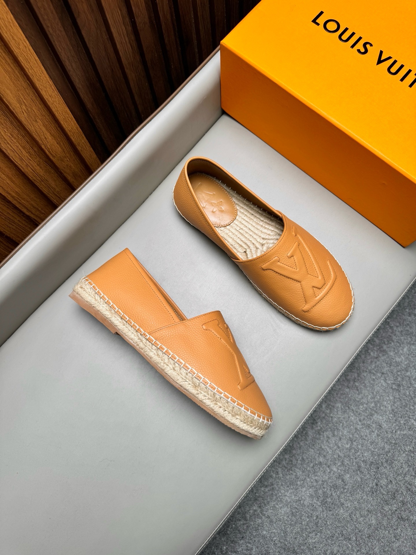 Эспадрильи мужские в стиле Louis Vuitton бежевого цвета