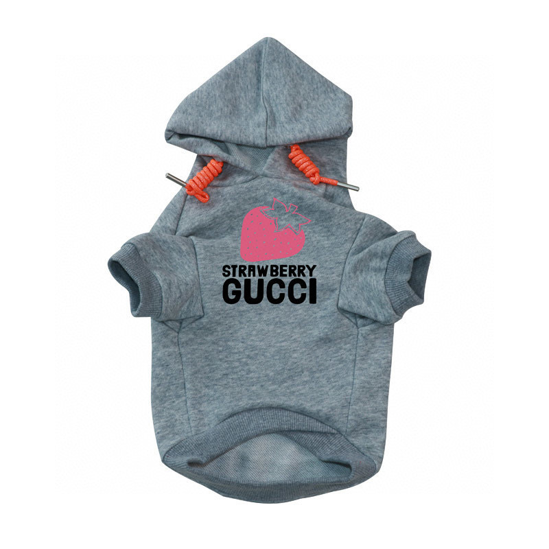 Худи для собак в стиле Gucci Strawberry из хлопкового футера с капюшоном красного цвета