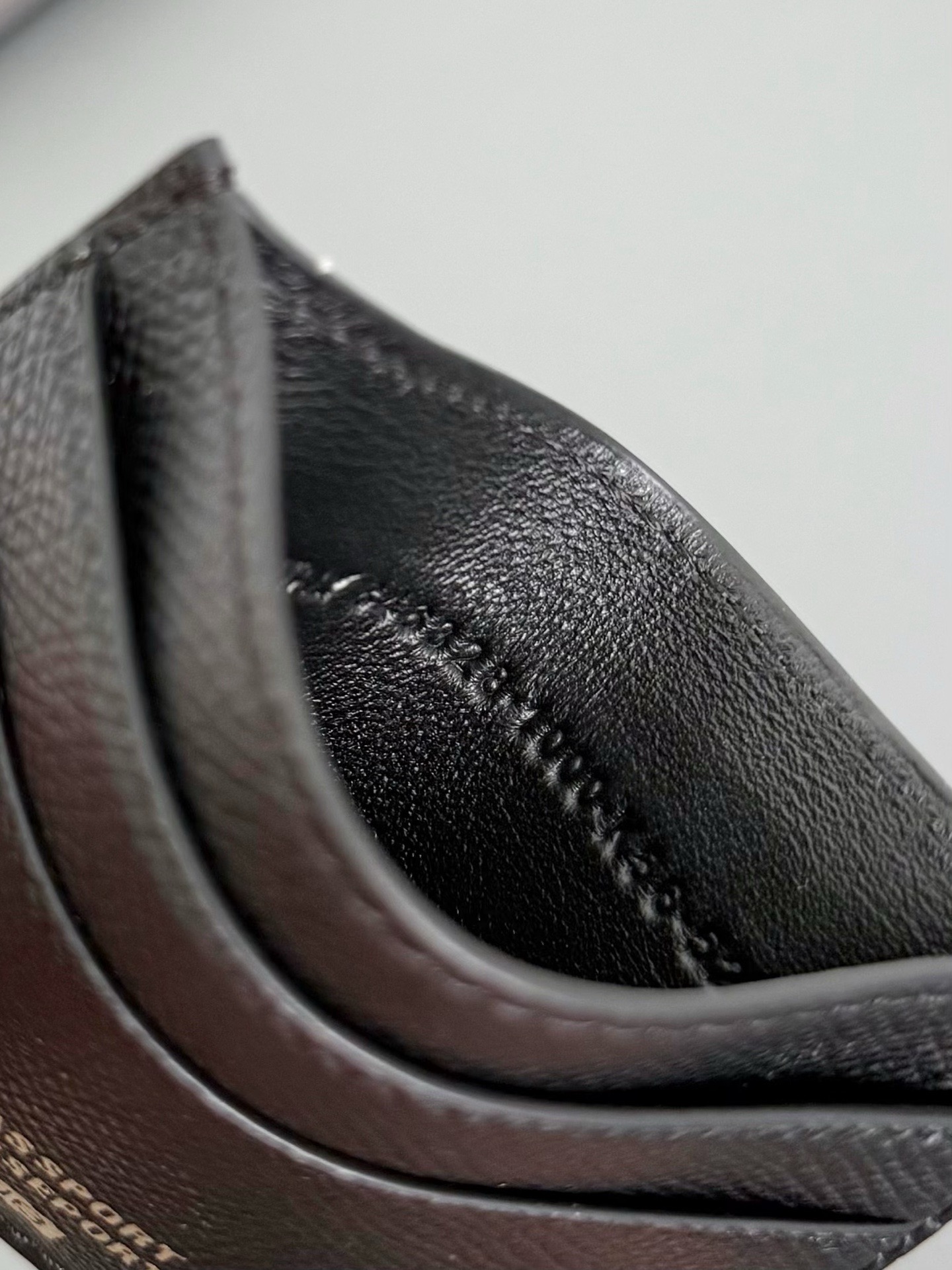 Картхолдер Balenciaga Winter Passport чёрного цвета
