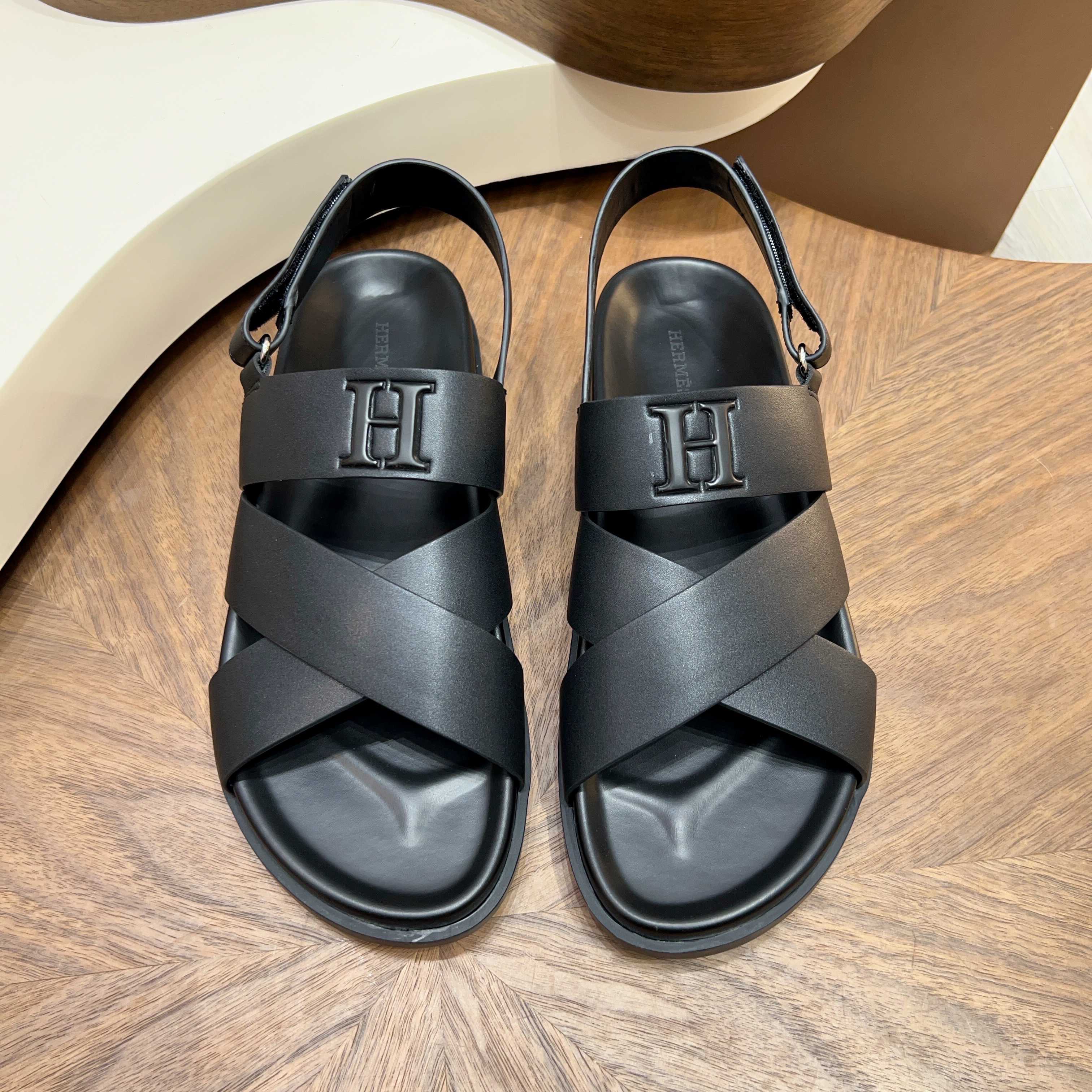 Сандалии мужские в стиле Hermès чёрного цвета