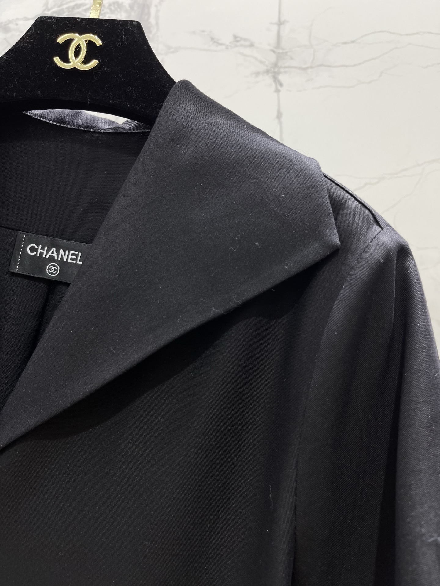 Блуза женская в стиле Chanel чёрного цвета с широким воротником