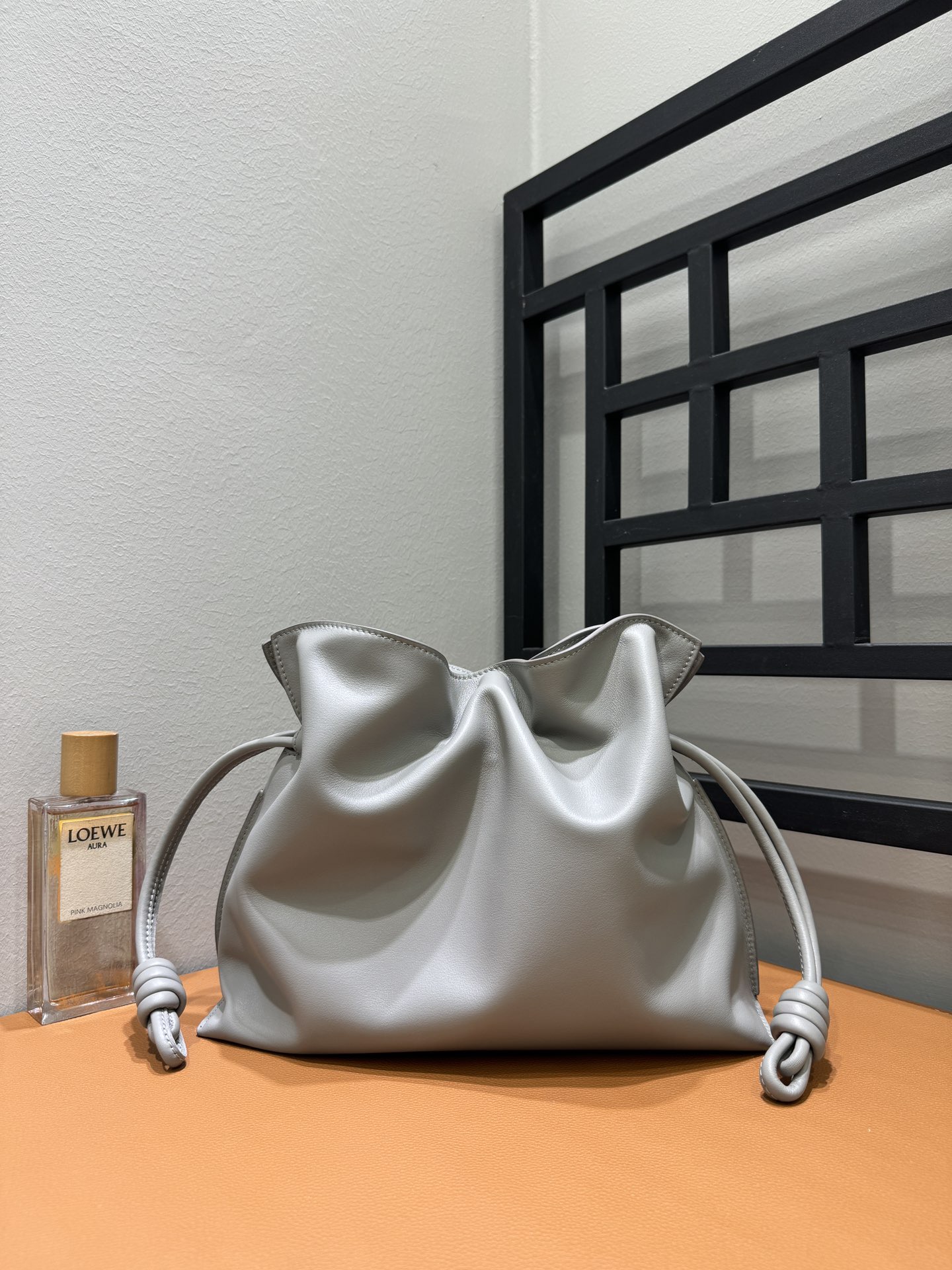 Сумка женская в стиле Loewe Flamenco серого цвета