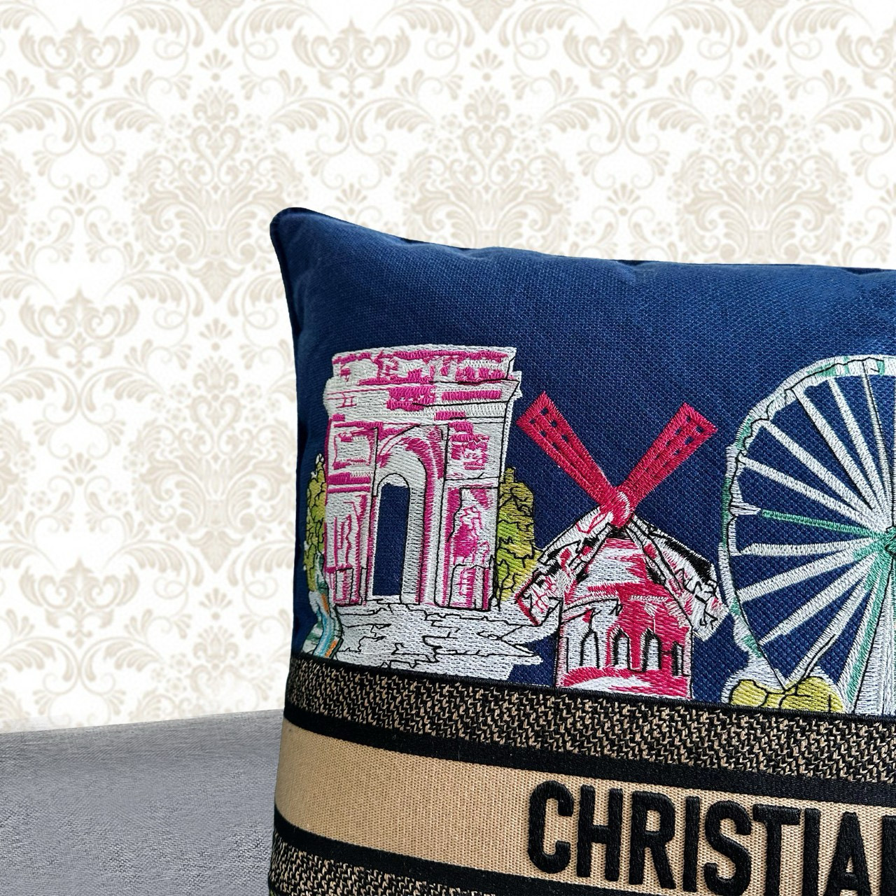  Подушка декоративная в стиле Dior Souvenir Paris с вышивкой и картографическим принтом, 50×50 см