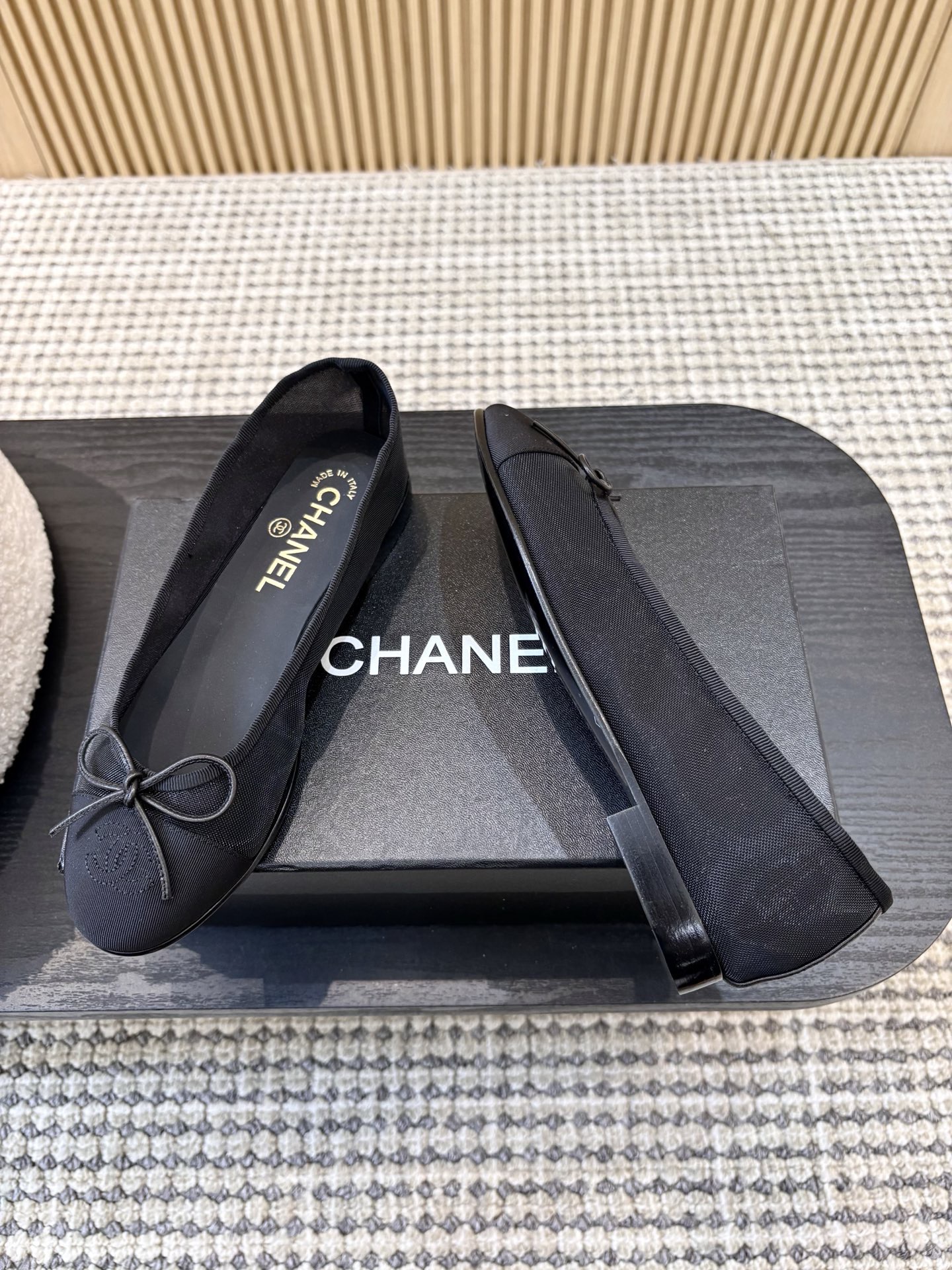 Балетки женские Chanel черного цвета