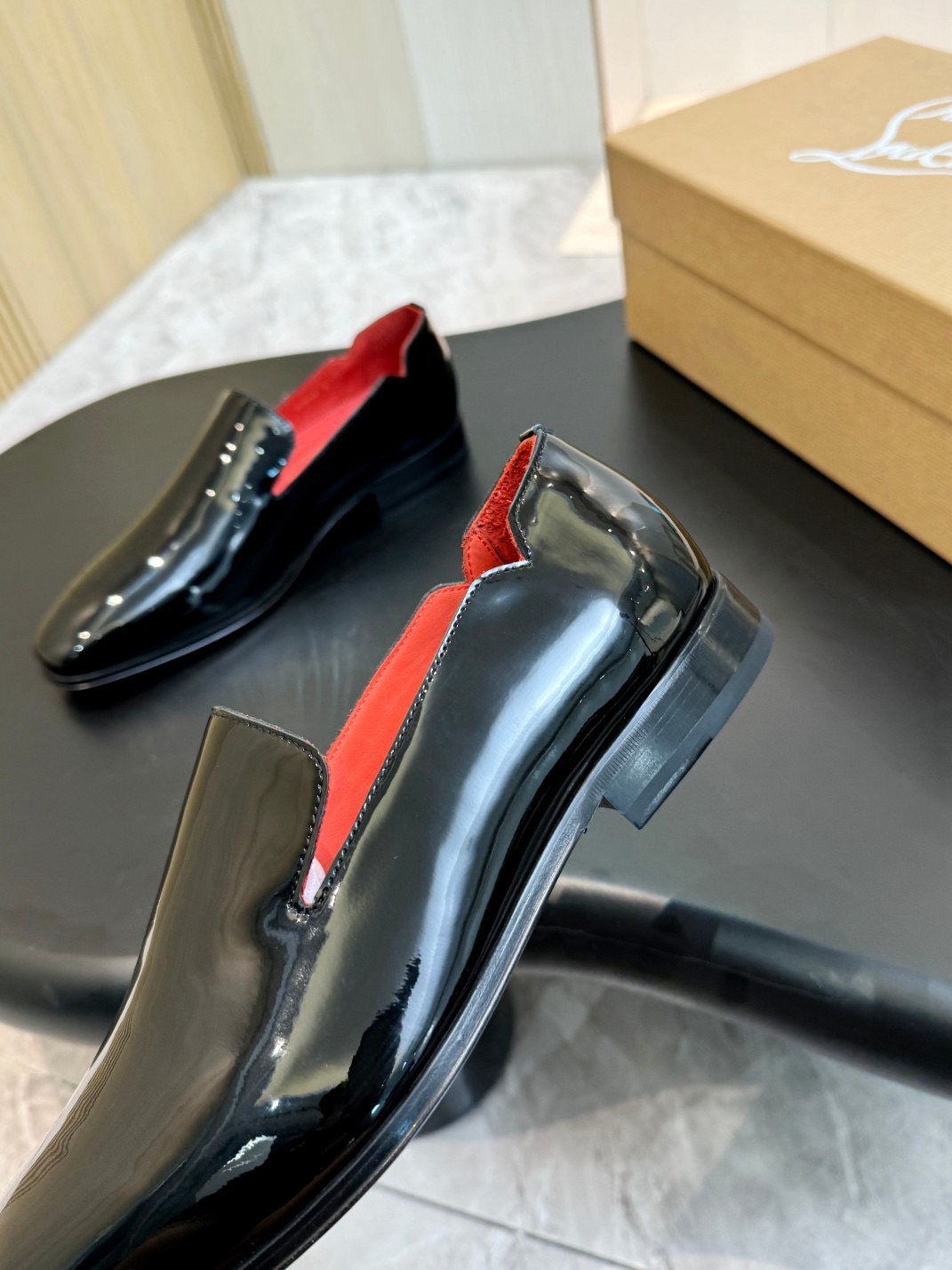 Лоферы мужские Christian Louboutin Dandelion чёрного цвета