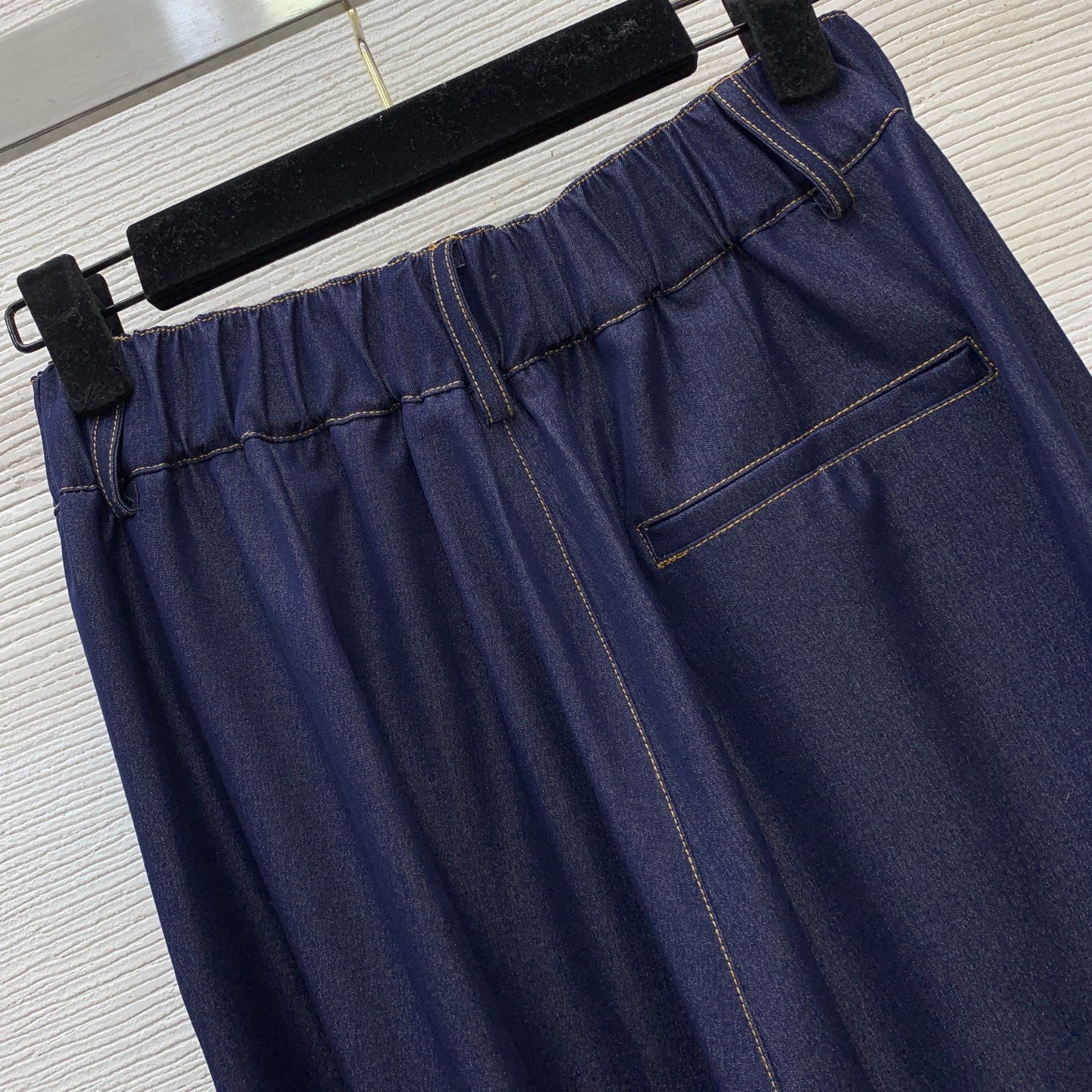 Костюм женский в стиле Valentino тёмно-синего цвета