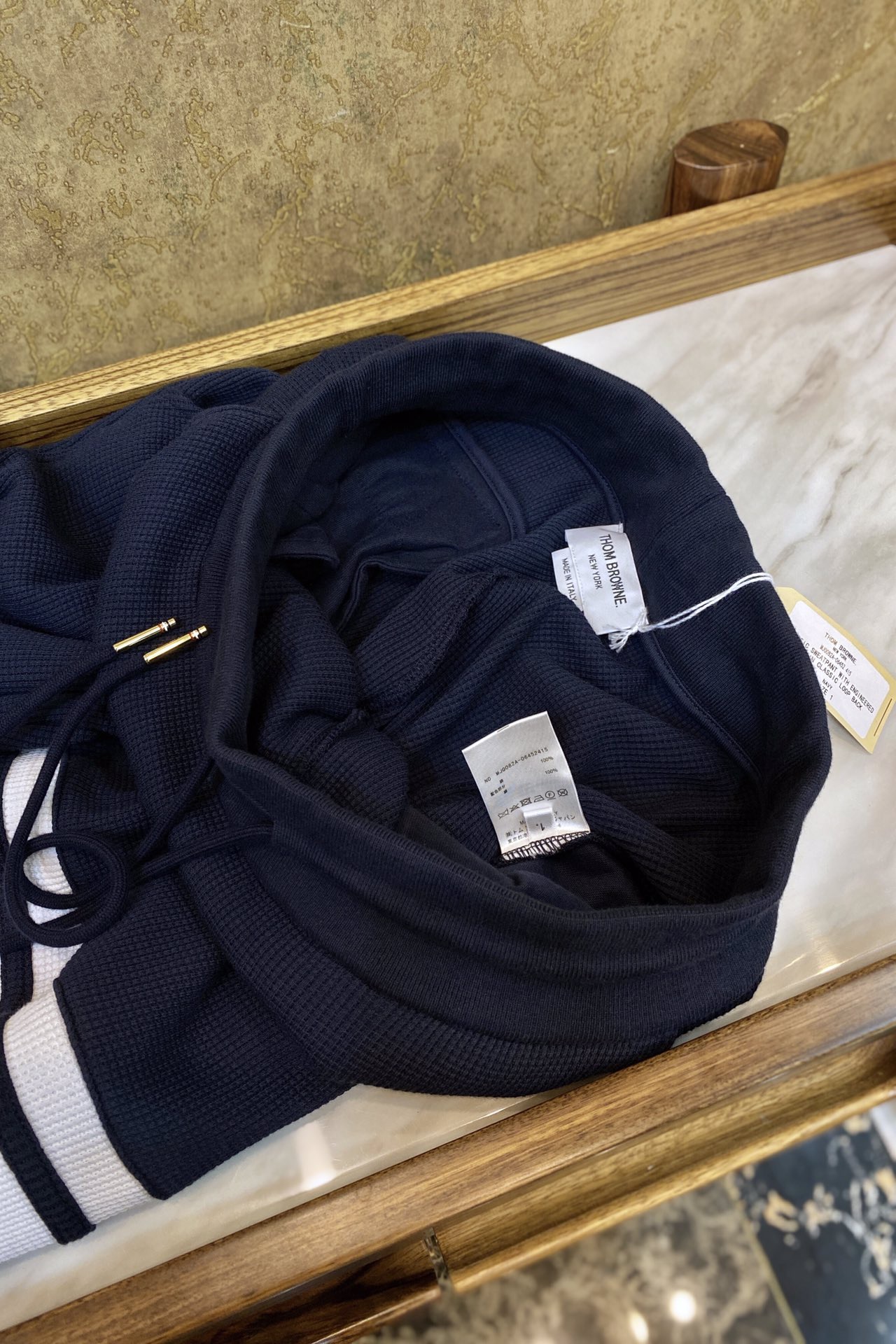 Костюм мужской в стиле Thom Browne спортивный тёмно-синего цвета (худи на молнии / свитшот + брюки)