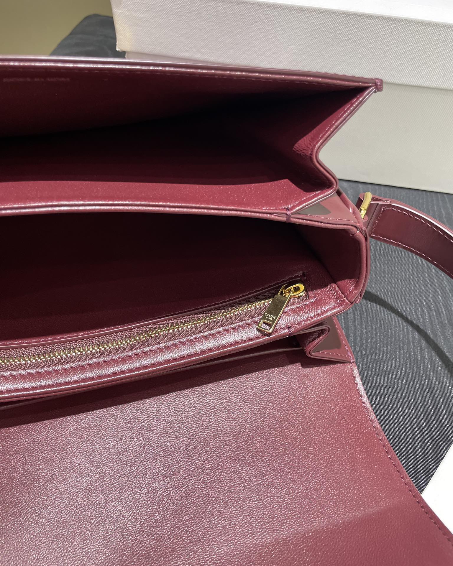 Сумка женская в стиле Celine Triomphe классическая средняя бордового цвета