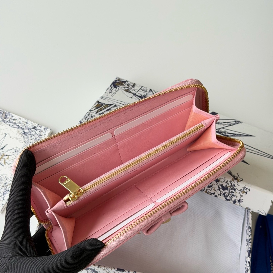 Кошелёк женский Dior розового цвета