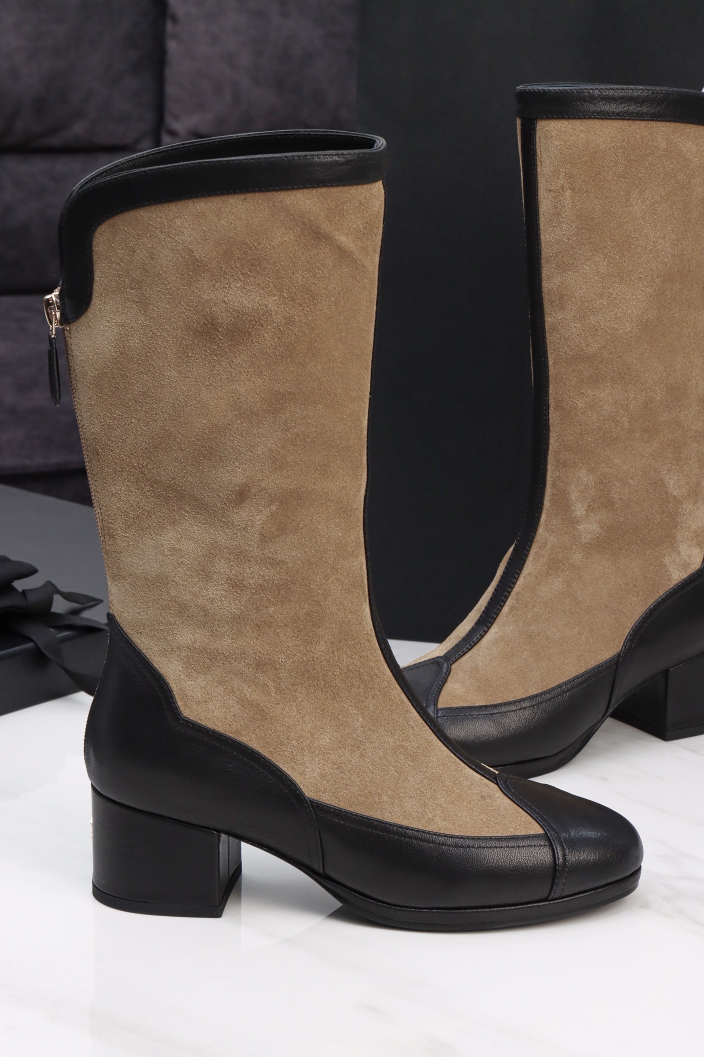 Сапоги женские Chanel Riding Boots бежево-чёрного цвета