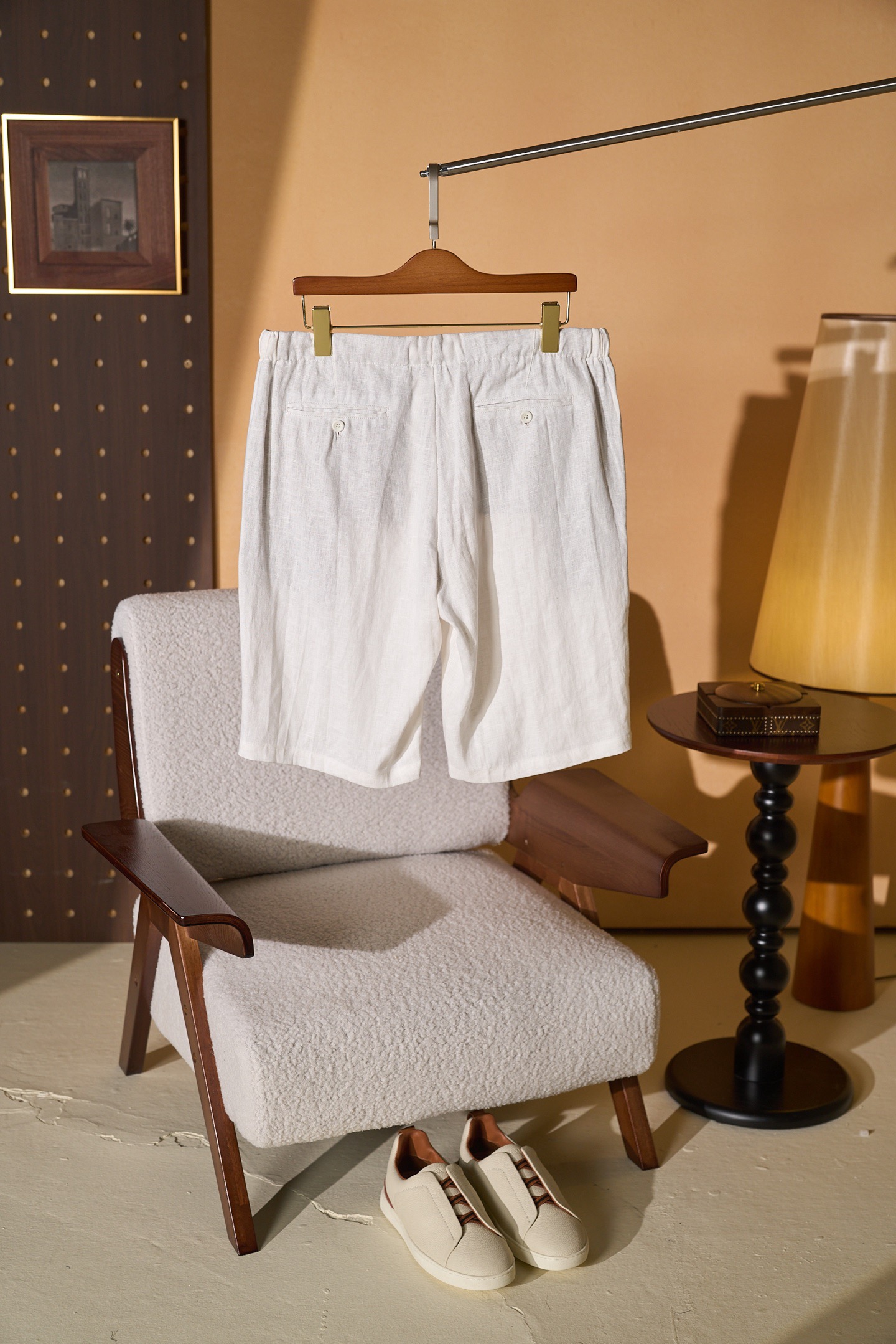 Шорты мужские в стиле Loro Piana Nolan Bermuda белого цвета с кулиской
