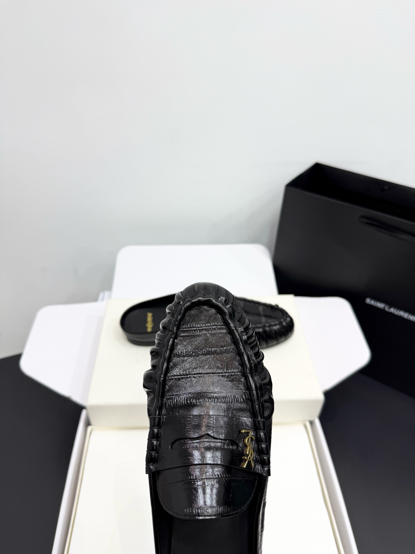 Мюли-лоферы женские в стиле Saint Laurent Le Loafer черного цвета