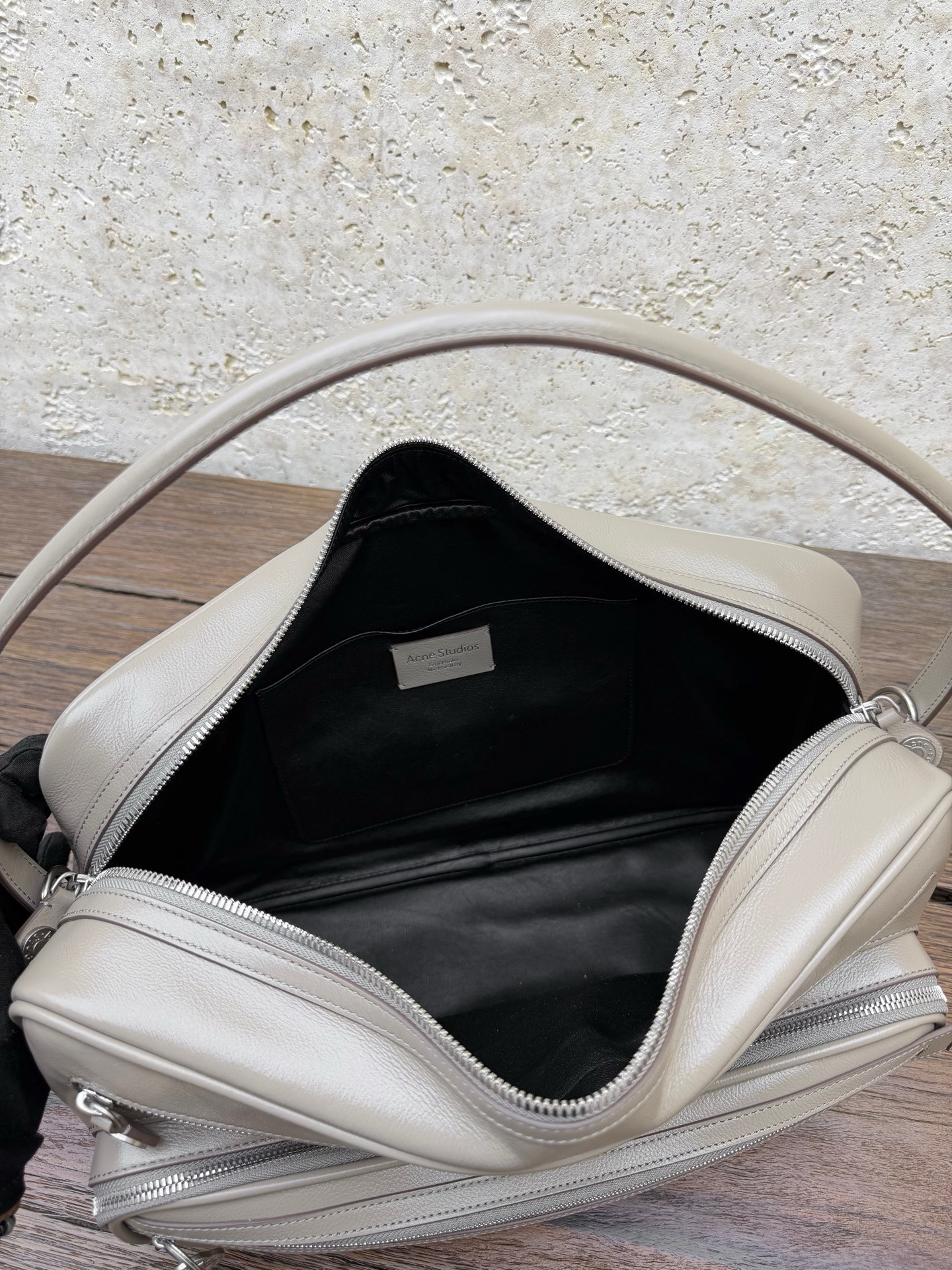 Сумка женская Acne Studios Camera Bag серого цвета