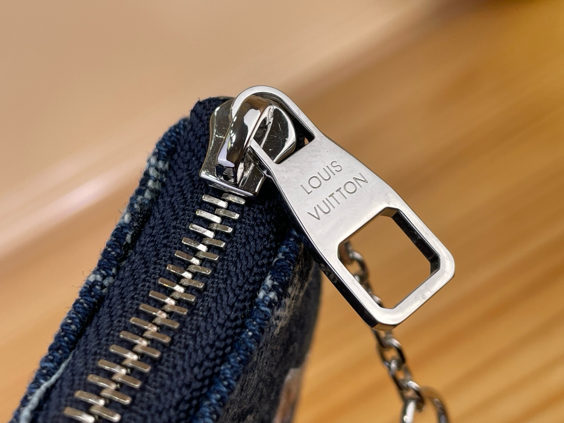 Ключница женская Louis Vuitton Pochette Clés XS синего цвета