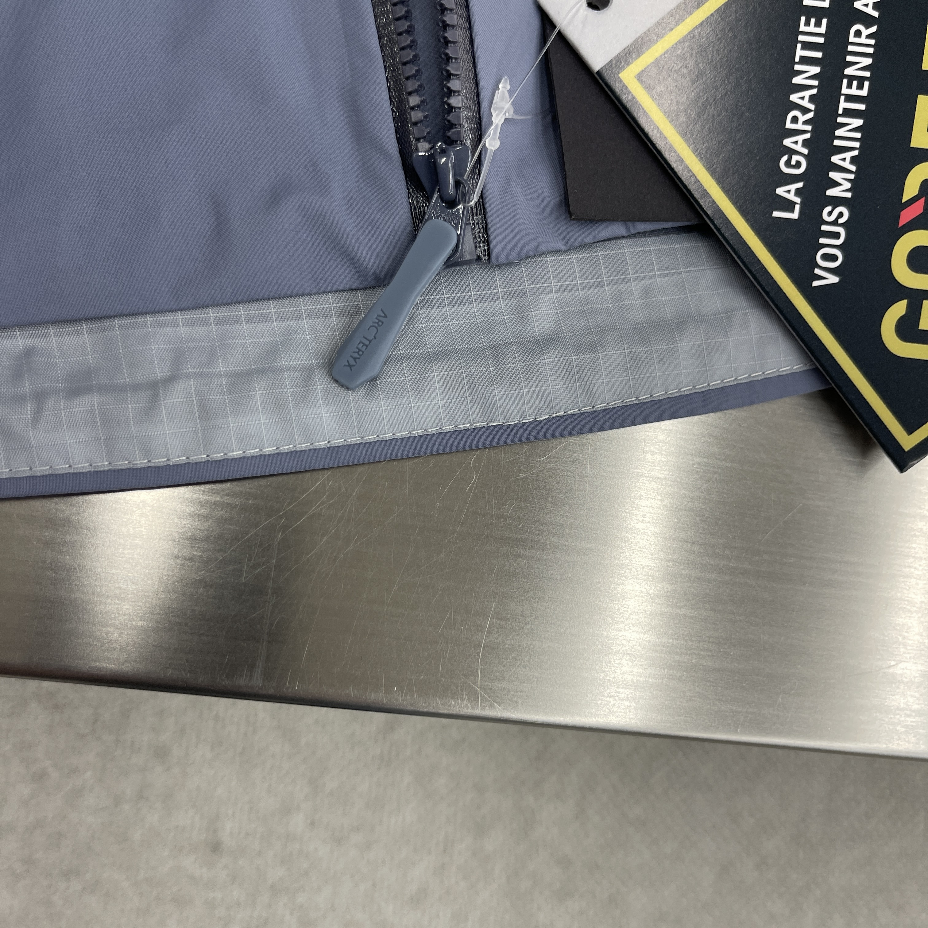Куртка унисекс в стиле Arc’teryx Beta SL  голубого цвета