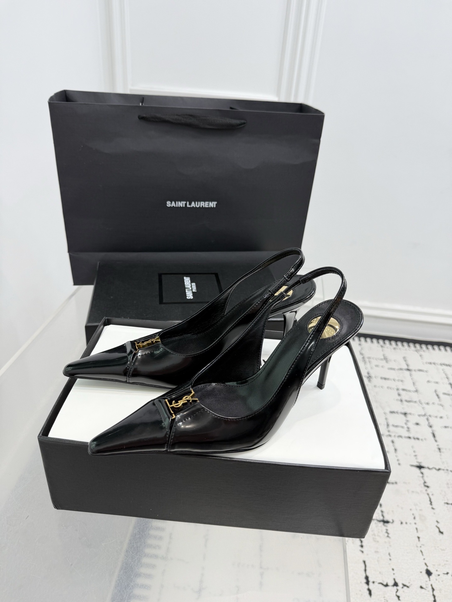 Туфли женские в стиле Saint Laurent Opyum чёрного цвета