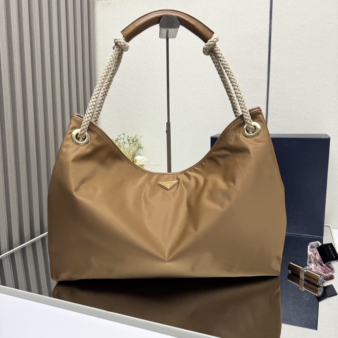 Сумка женская в стиле Prada Tote коричневого цвета 