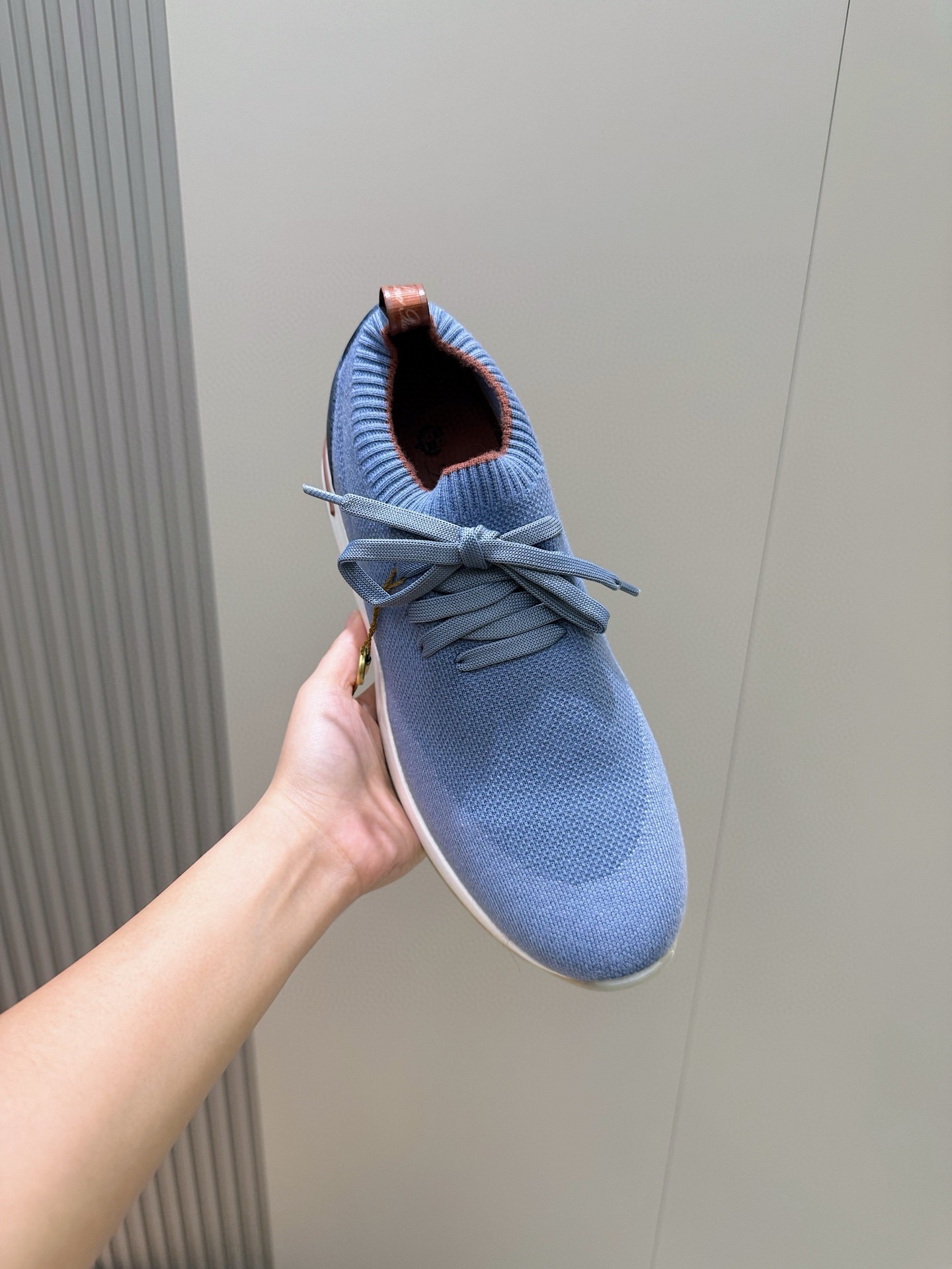 Кроссовки мужские Loro Piana Flexy Walk голубого цвета