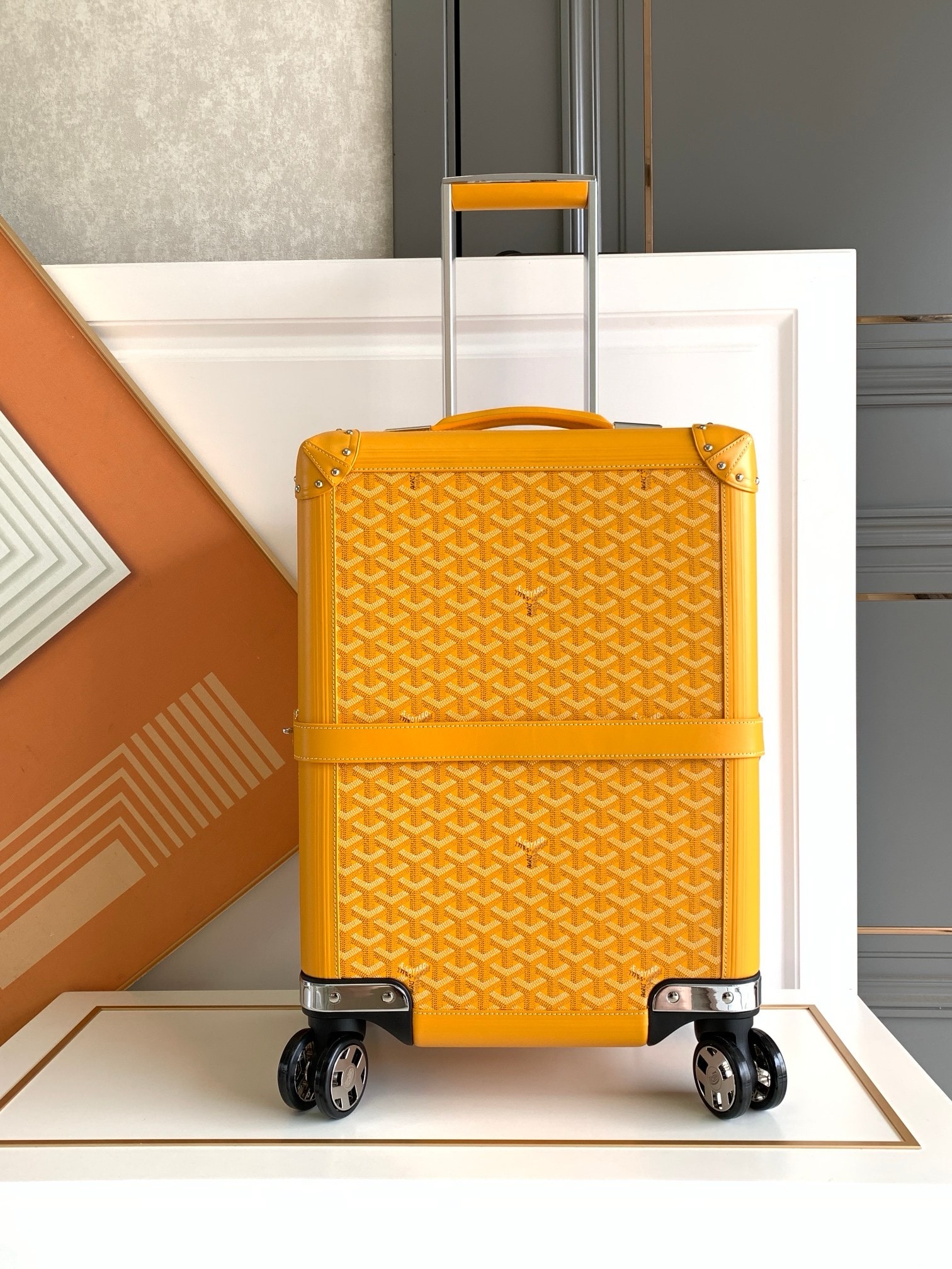 Чемодан Goyard Bourget PM жёлтого цвета