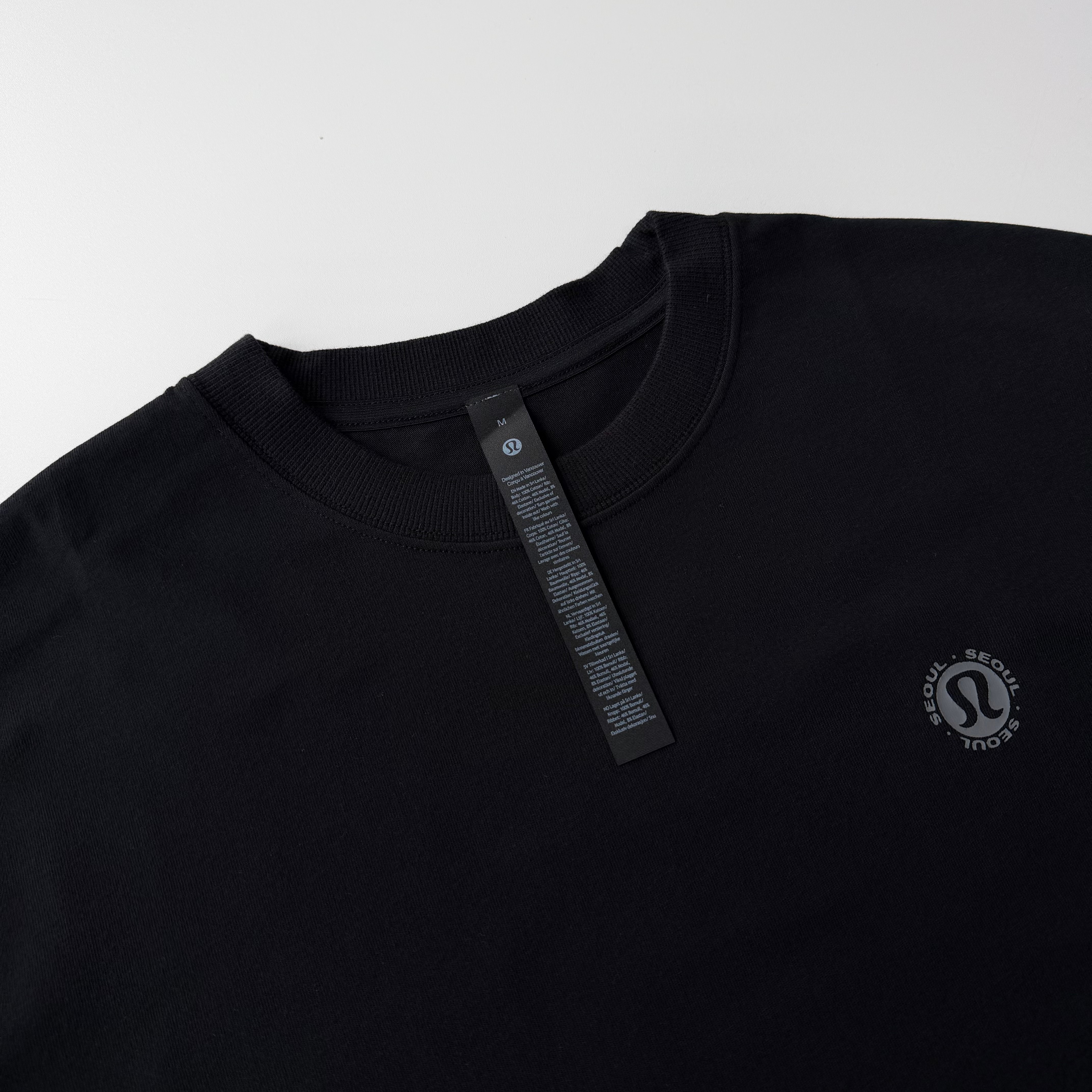Лонгслив мужской в стиле Lululemon чёрного цвета с принтом