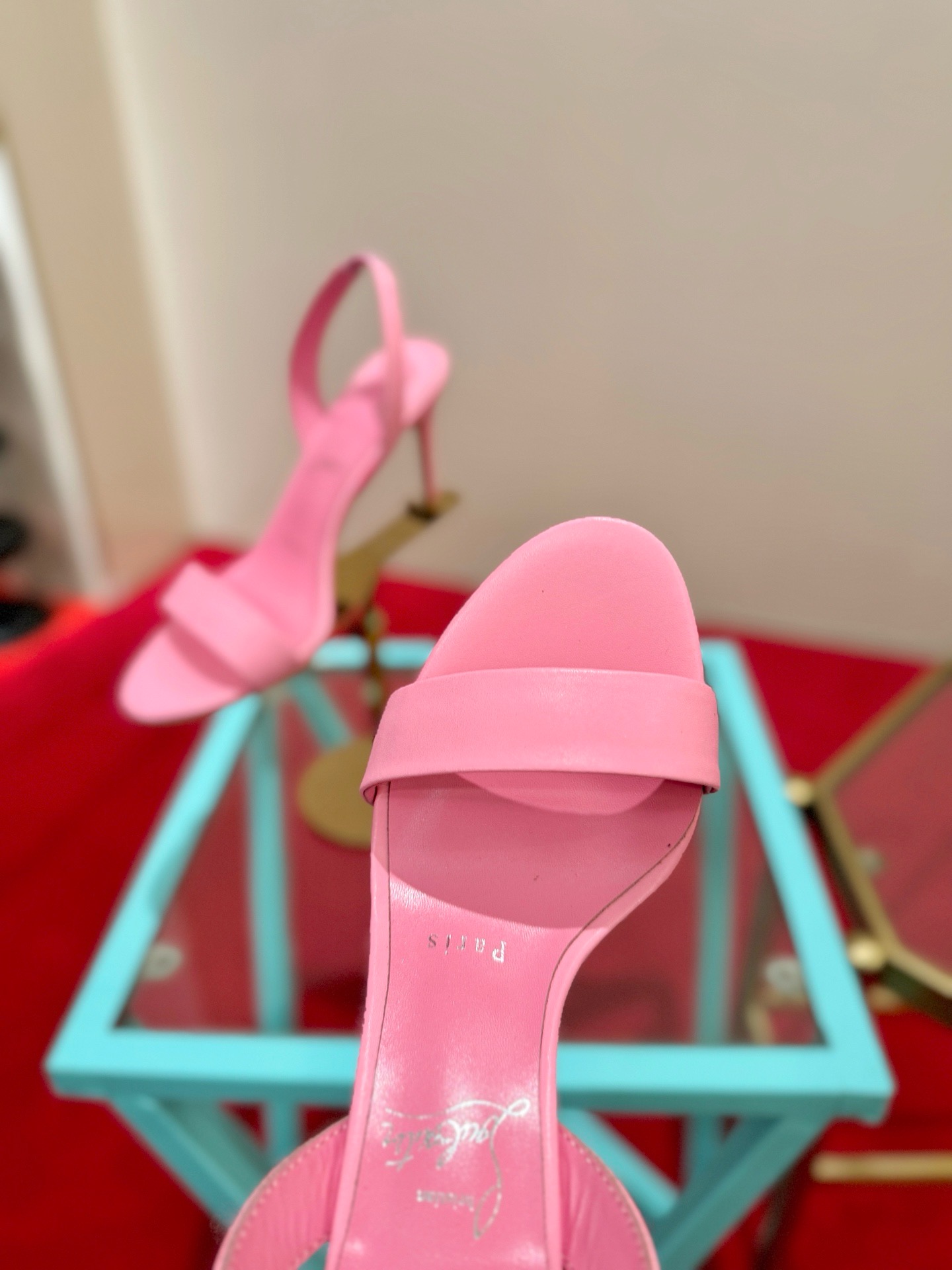 Босоножки женские в стиле Christian Louboutin So Kate розового цвета