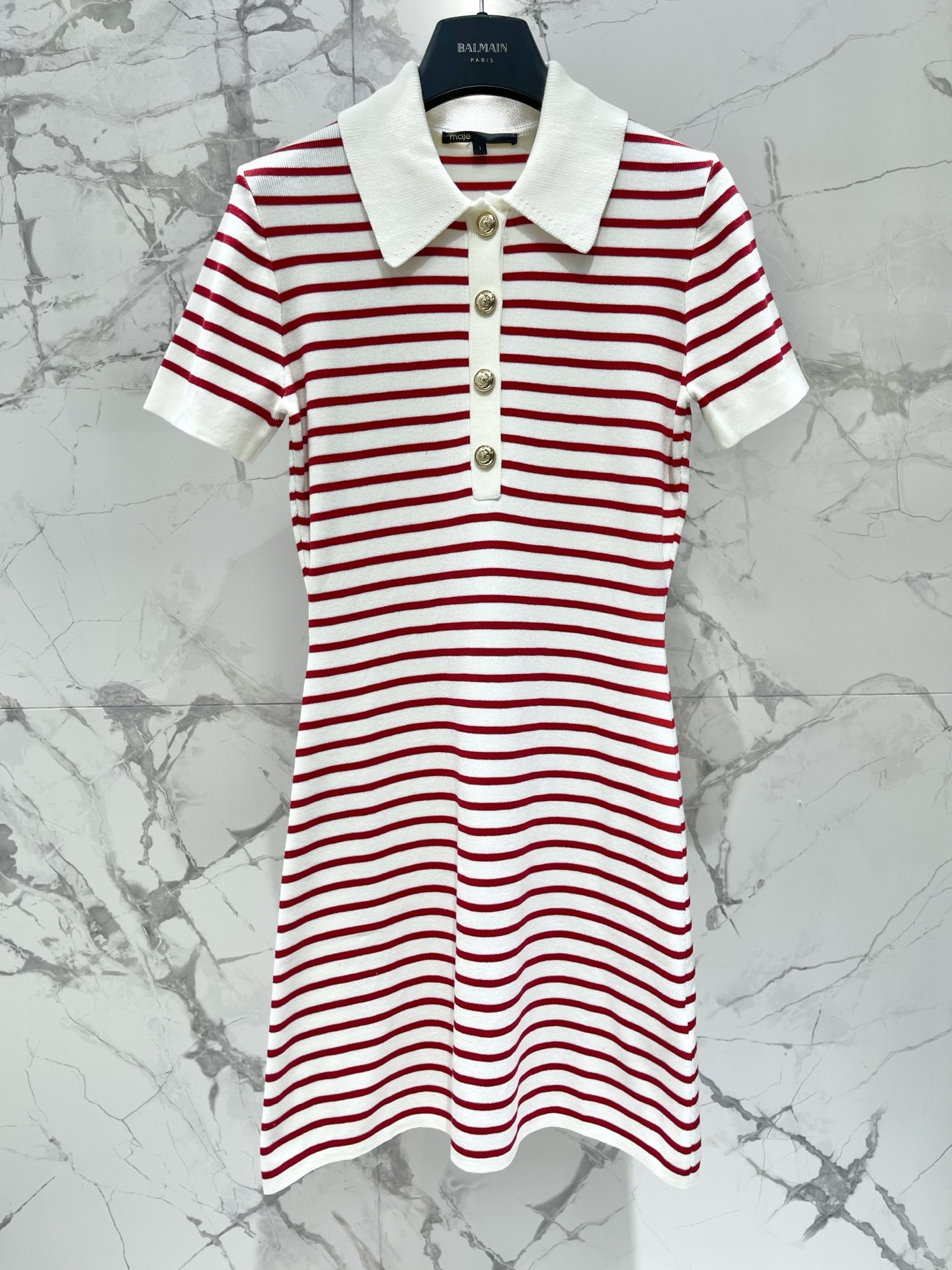 Платье женское в стиле Maje трикотажное в полоску с воротником polo красного цвета