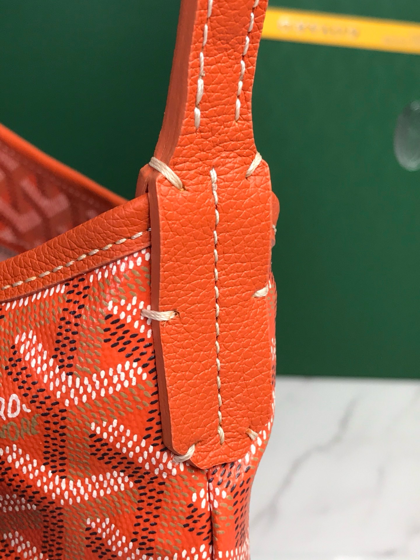 Сумка женская Goyard Hobo Mini оранжевого цвета
