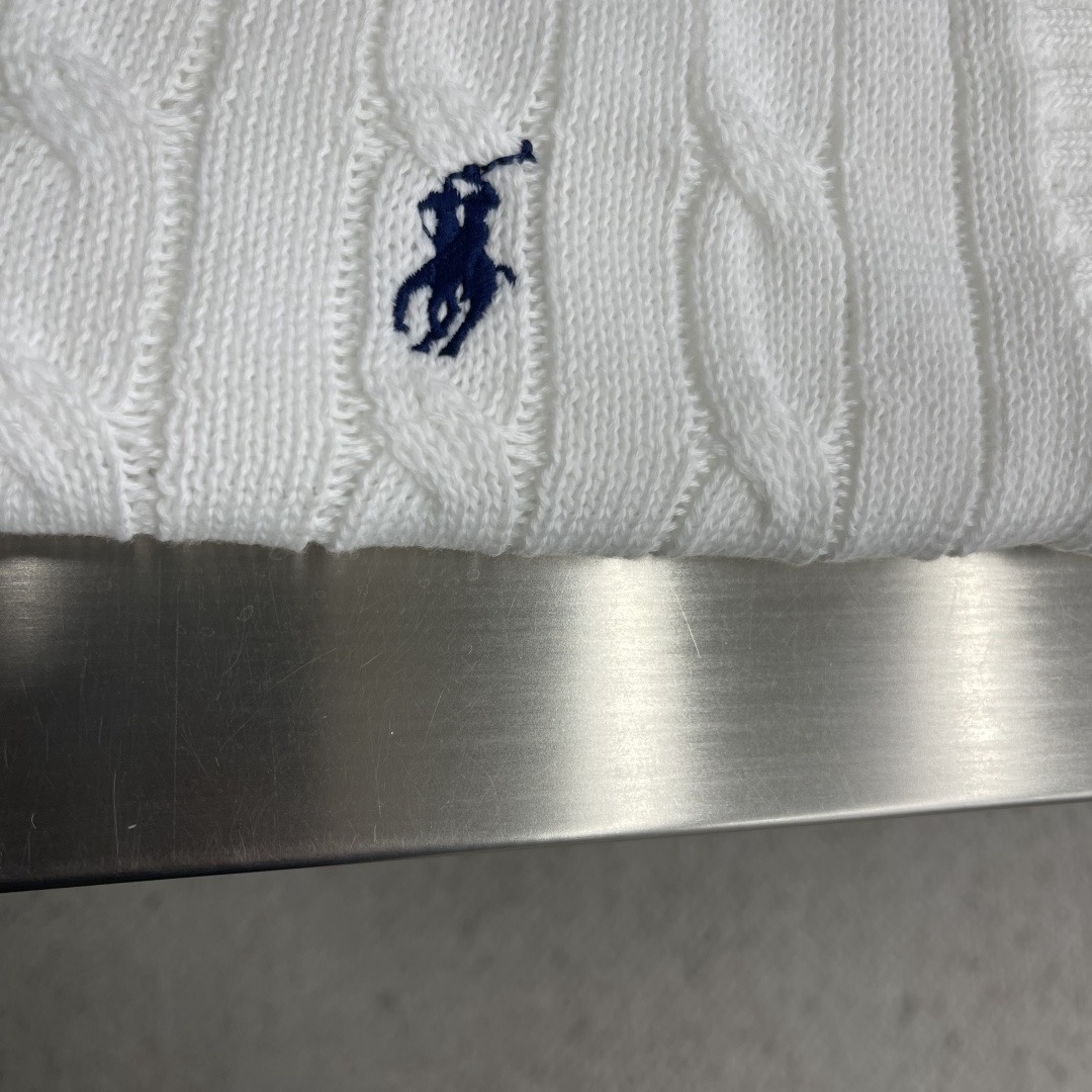 Жилет мужской в стиле Ralph Lauren с фактурной вязкой белого цвета
