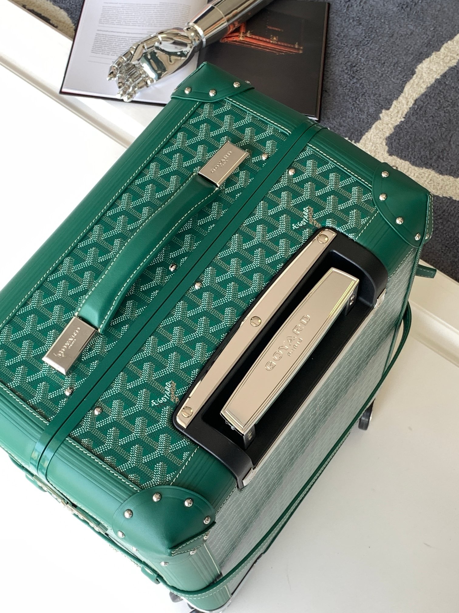 Чемодан Goyard Bourget PM зелёного цвета