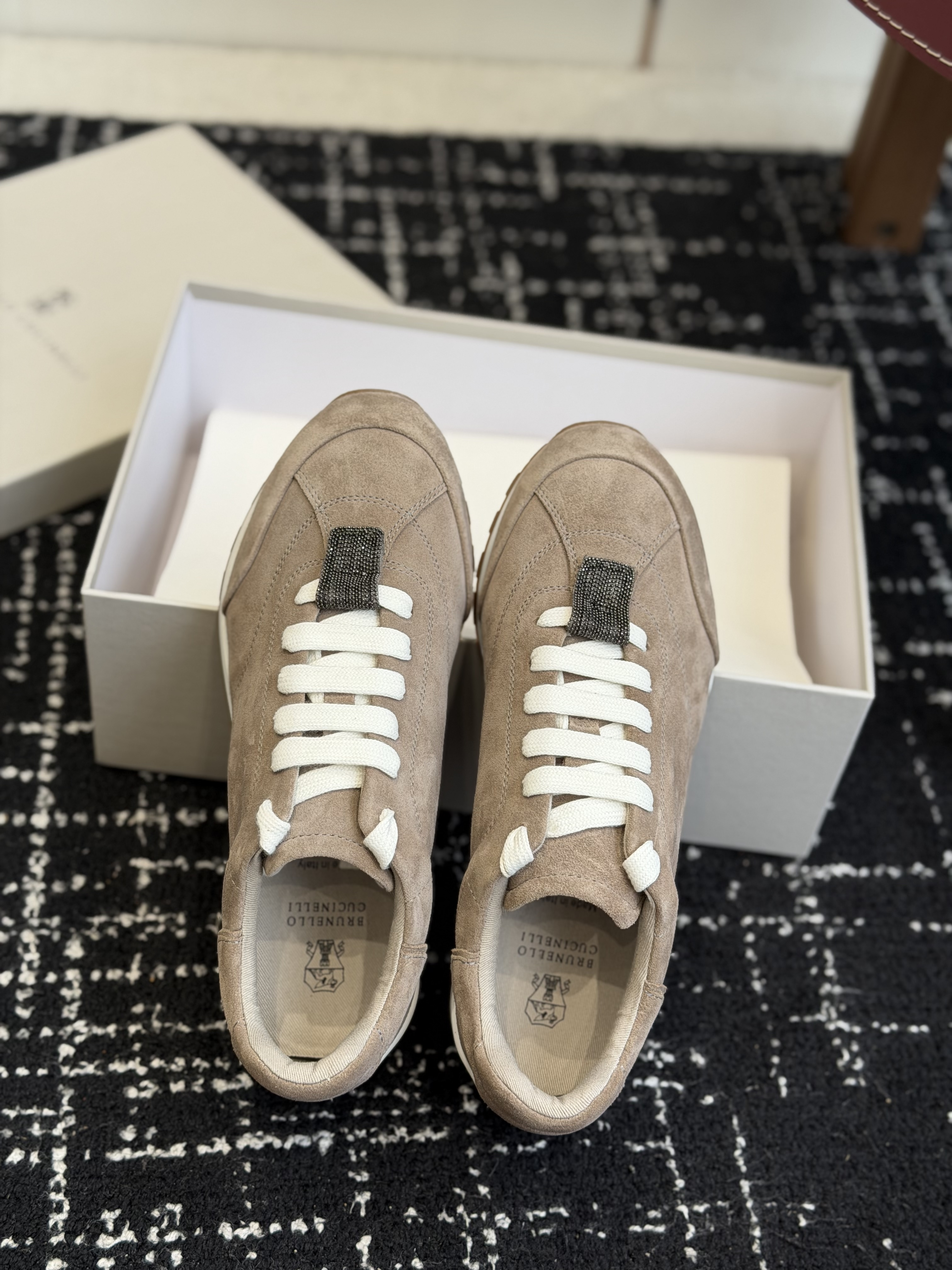 Кроссовки женские в стиле Brunello Cucinelli бежевого цвета