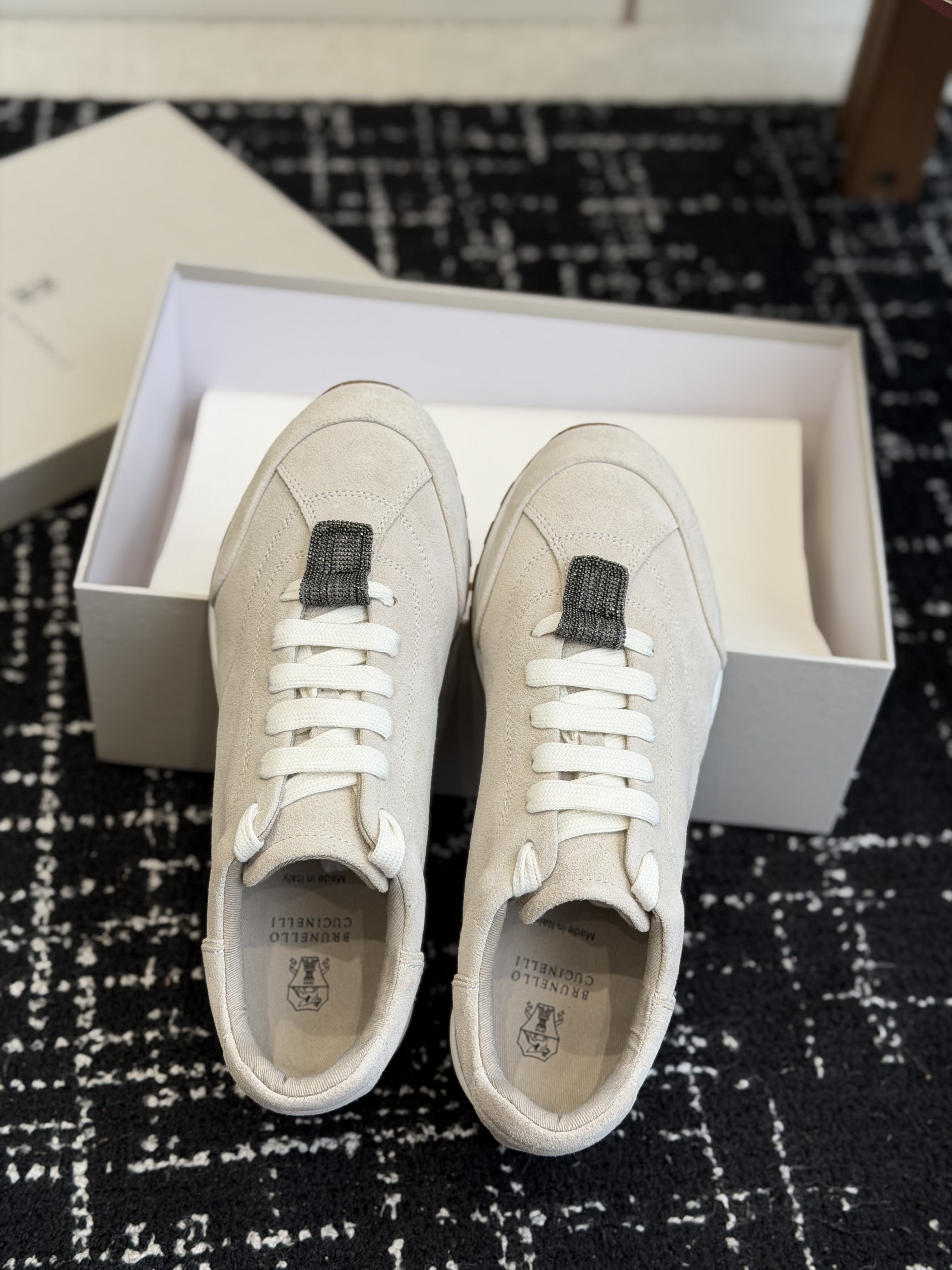 Кроссовки женские в стиле Brunello Cucinelli светло-бежевого цвета