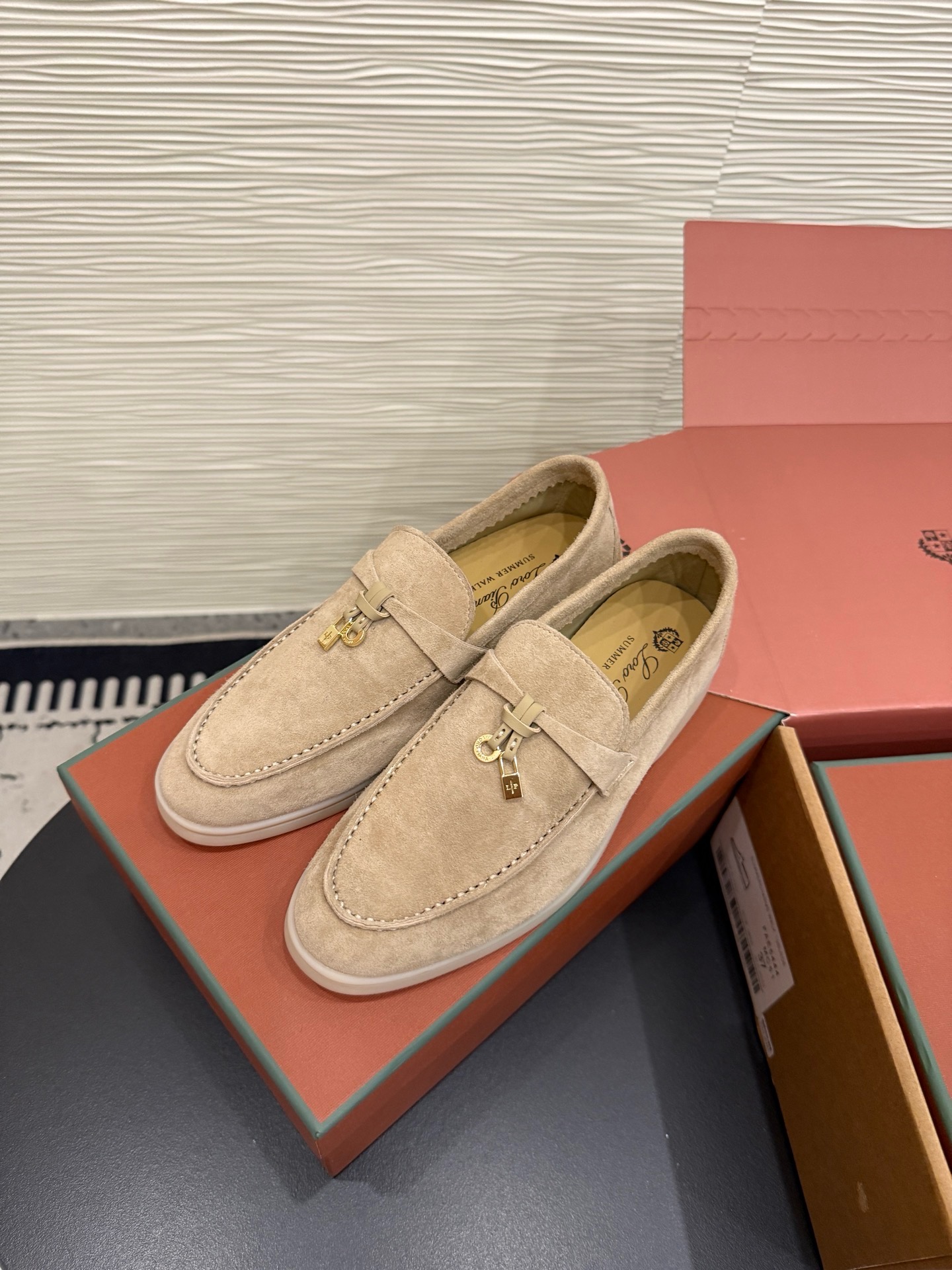 Лоферы Loro Piana Summer Charms Walk бежевого цвета