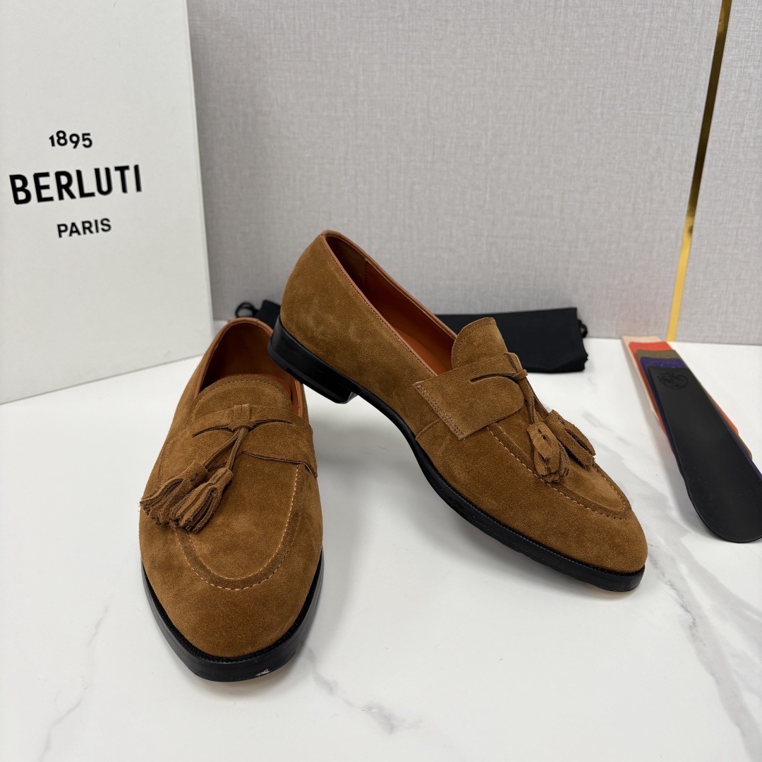 Лоферы мужские в стиле Berluti Lorenzo из натуральной замши коричневого цвета