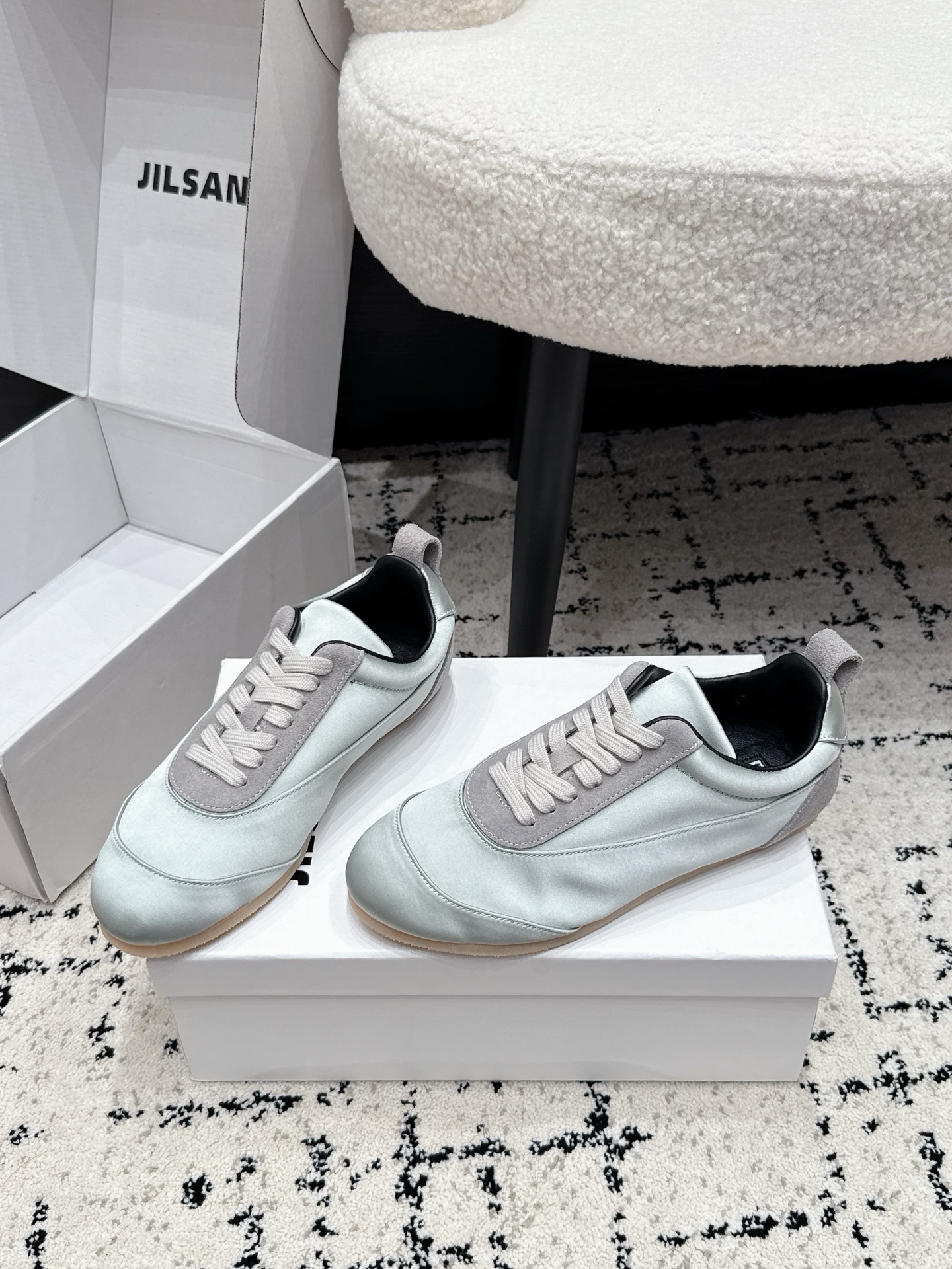Кроссовки женские в стиле Jil Sander серого цвета