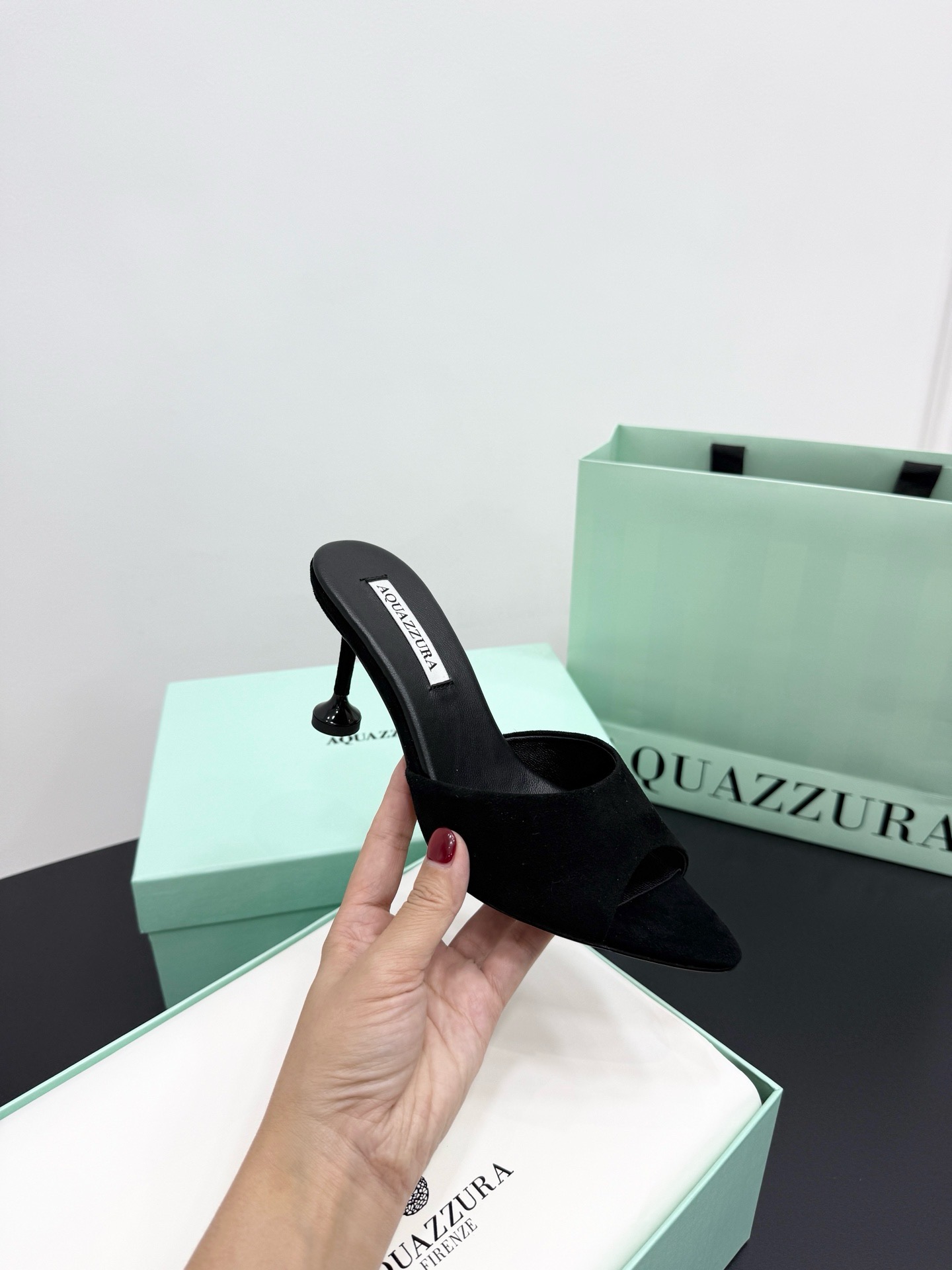 Мюли женские Aquazzura чёрного цвета