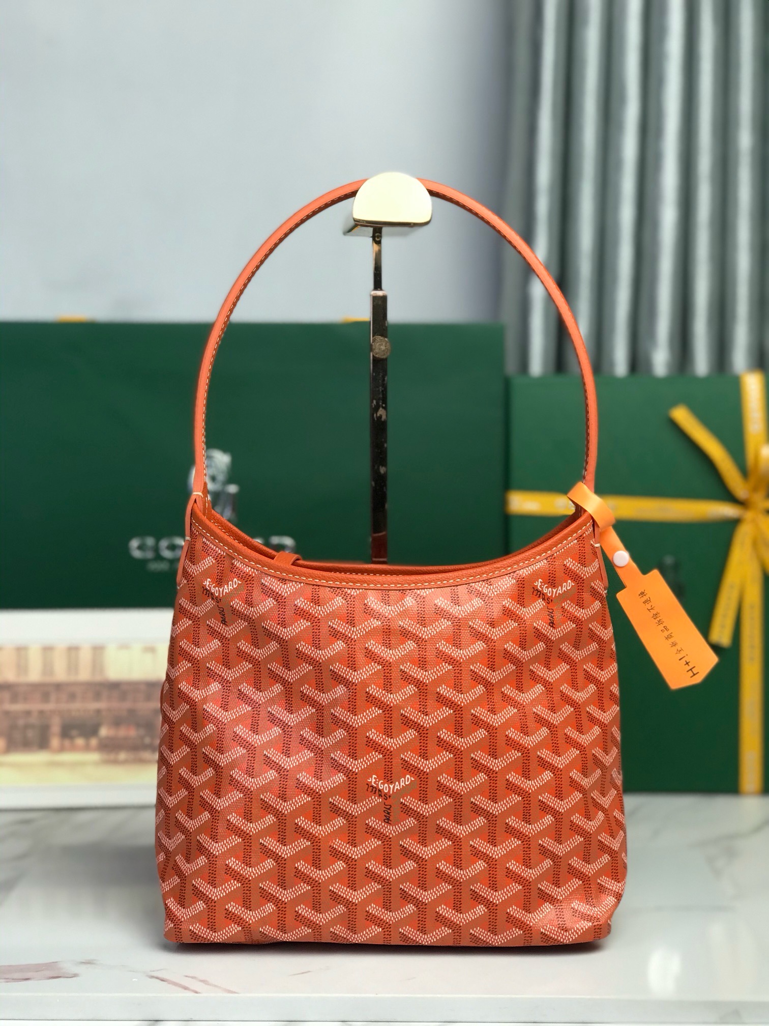 Сумка женская Goyard Hobo Mini оранжевого цвета