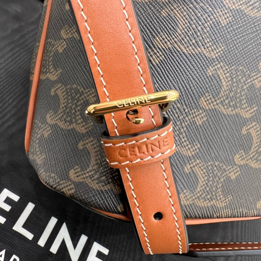 Рюкзак женский в стиле Celine Folco Triomphe Canvas коричневого цвета