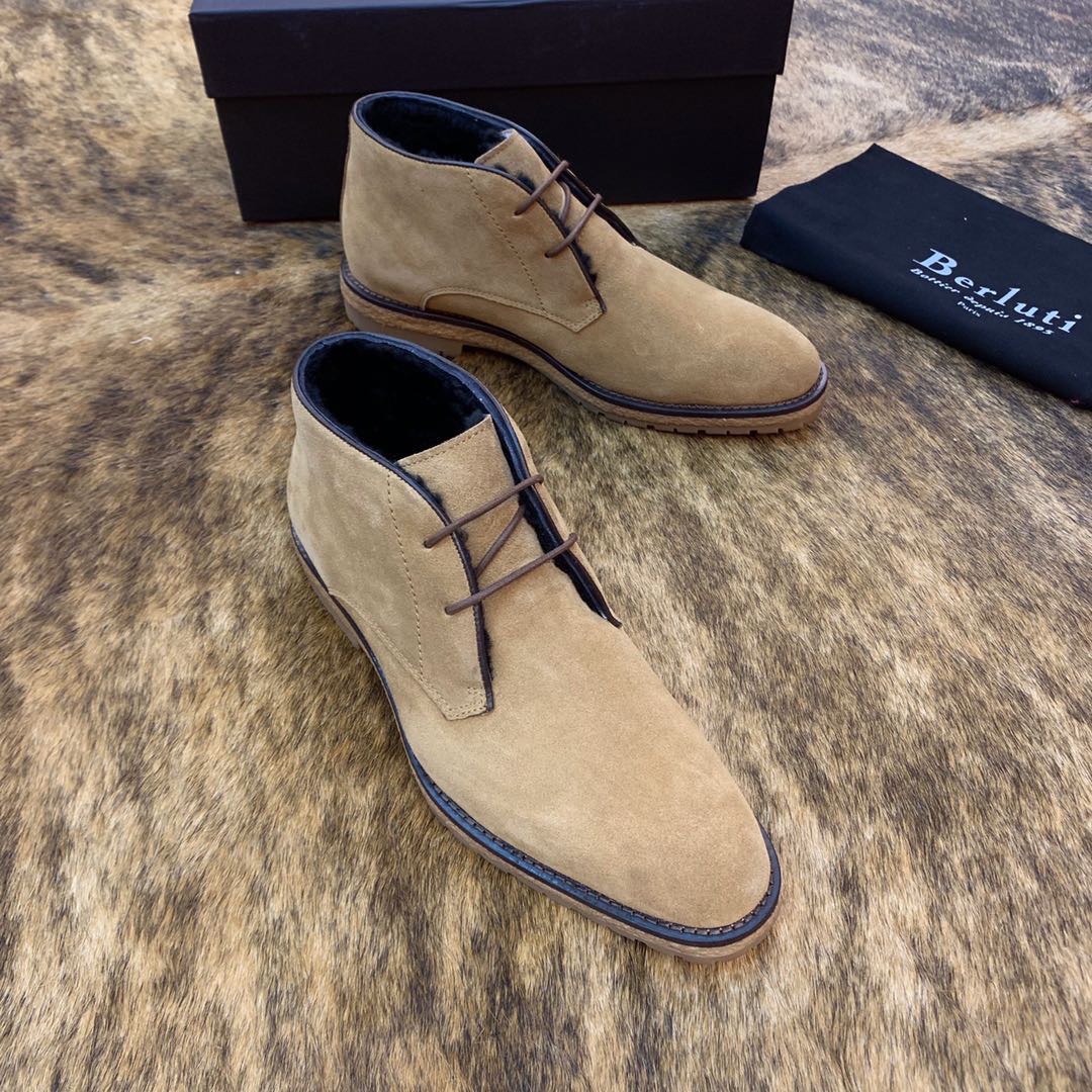 Ботинки мужские в стиле Berluti Chukka бежевого цвета