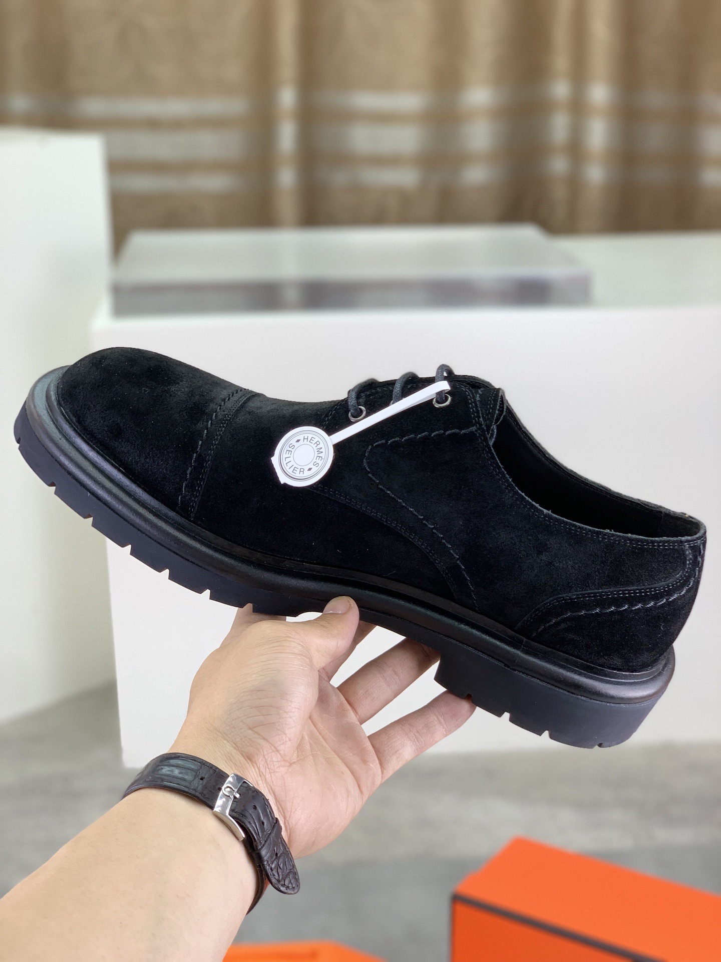 Дерби мужские в стиле Hermes из натуральной замши чёрного цвета