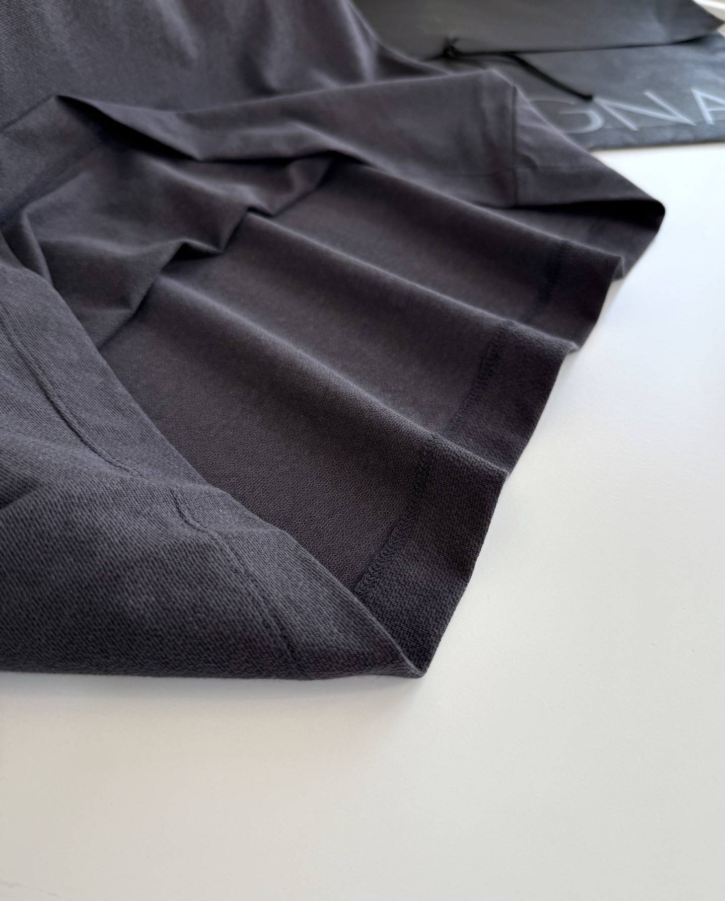 Футболка мужская в стиле Zegna тёмно-серого цвета базовая