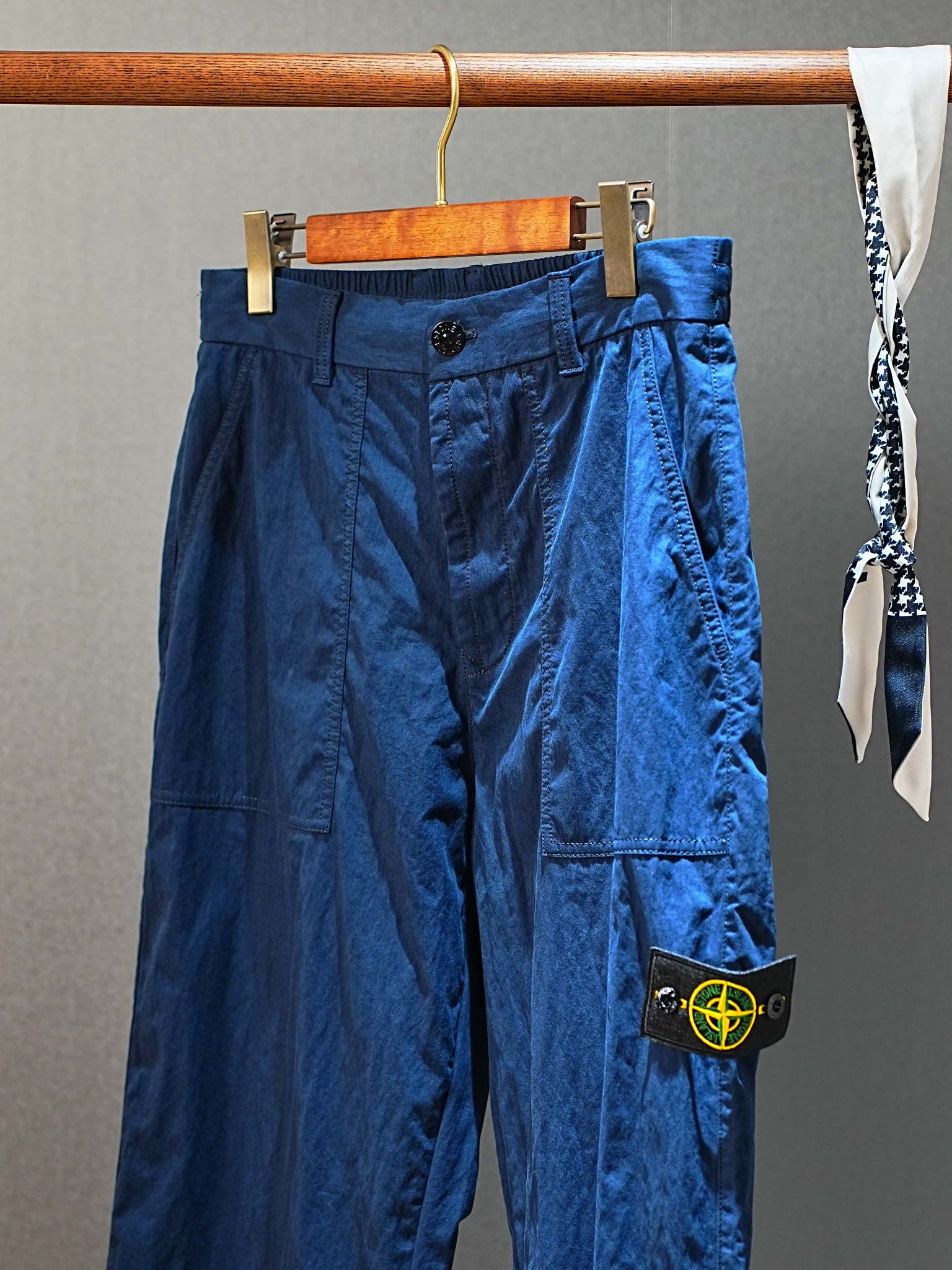 Брюки мужские в стиле Stone Island тёмно-синего цвета